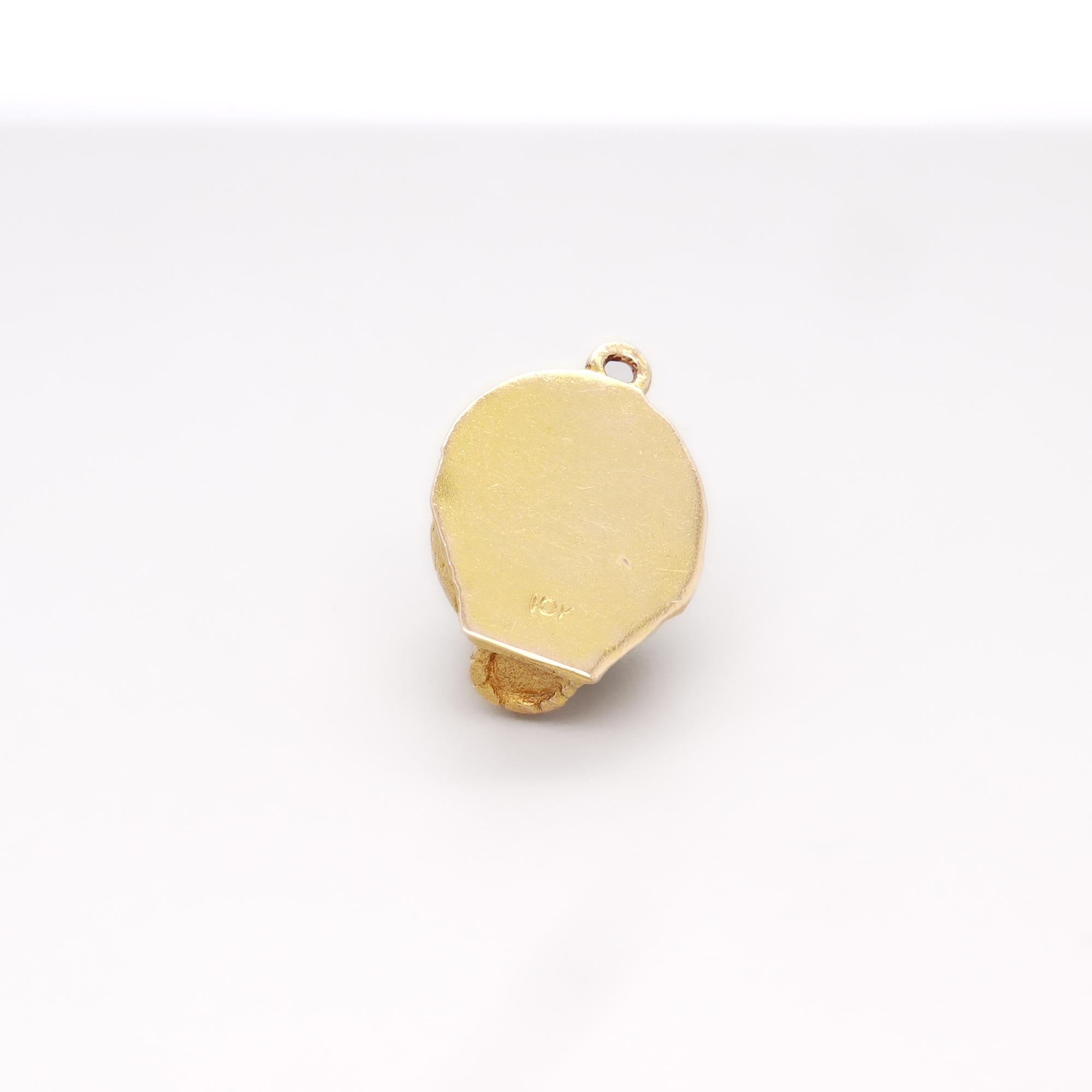 Vintage 10K Yellow Gold Figural Igloo Charm for a Bracelet For Sale 7