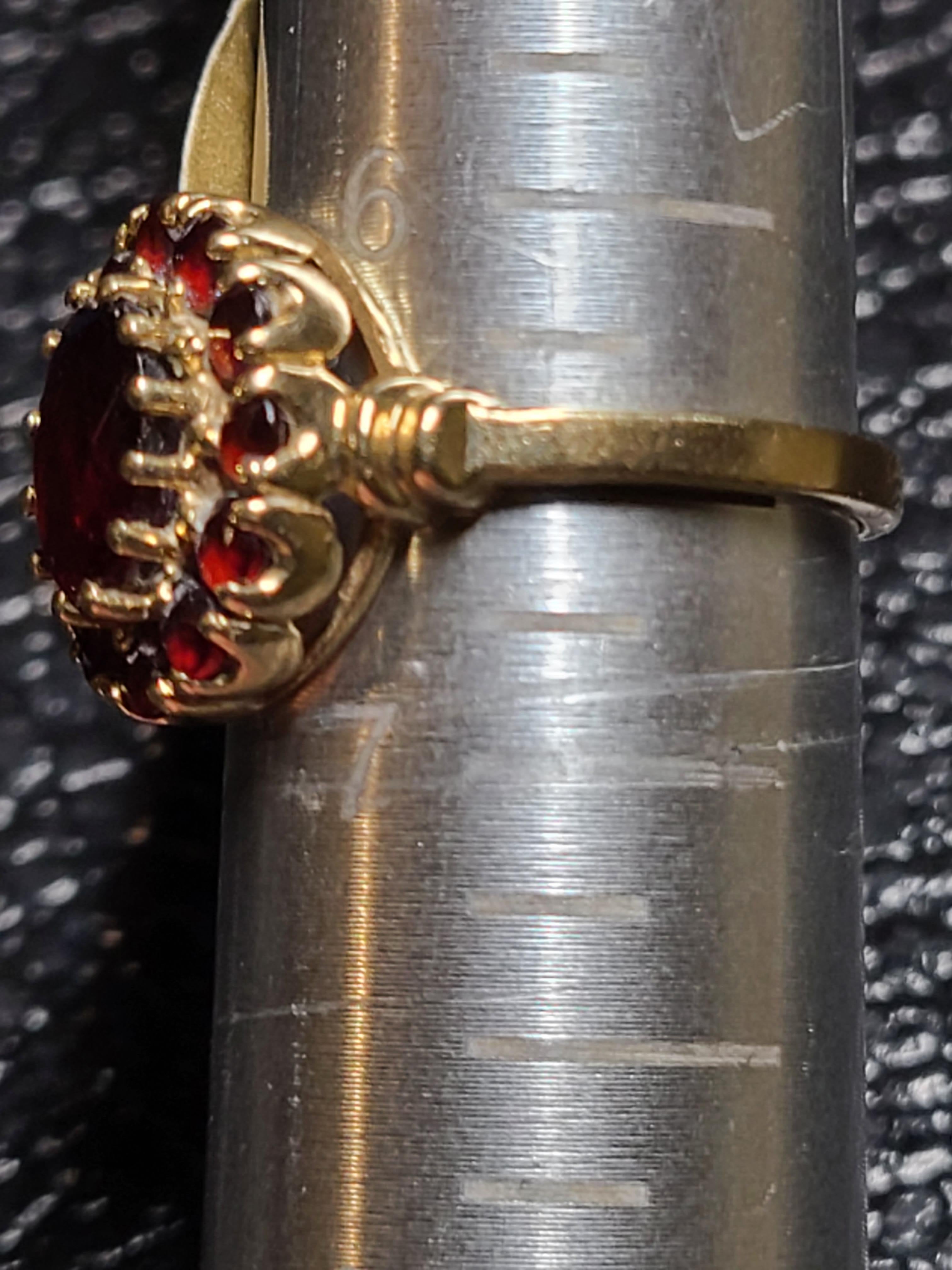 10 Karat Gelbgold Granat-Cocktailring 1