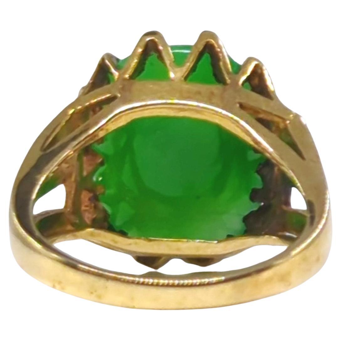 Vintage 10K Yellow Gold Intense Apple Green Natural Jadeite Ring A-Grade Size 6 For Sale 3