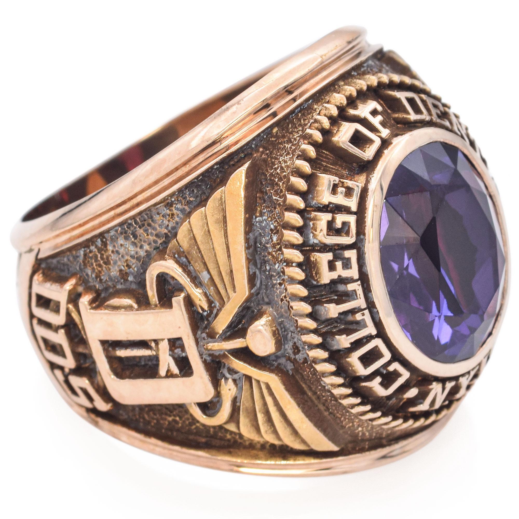 Oval Cut Vintage 10K Yellow Gold Lab Sapphire NYU College of Dentistry Class of 1963 Ring For Sale