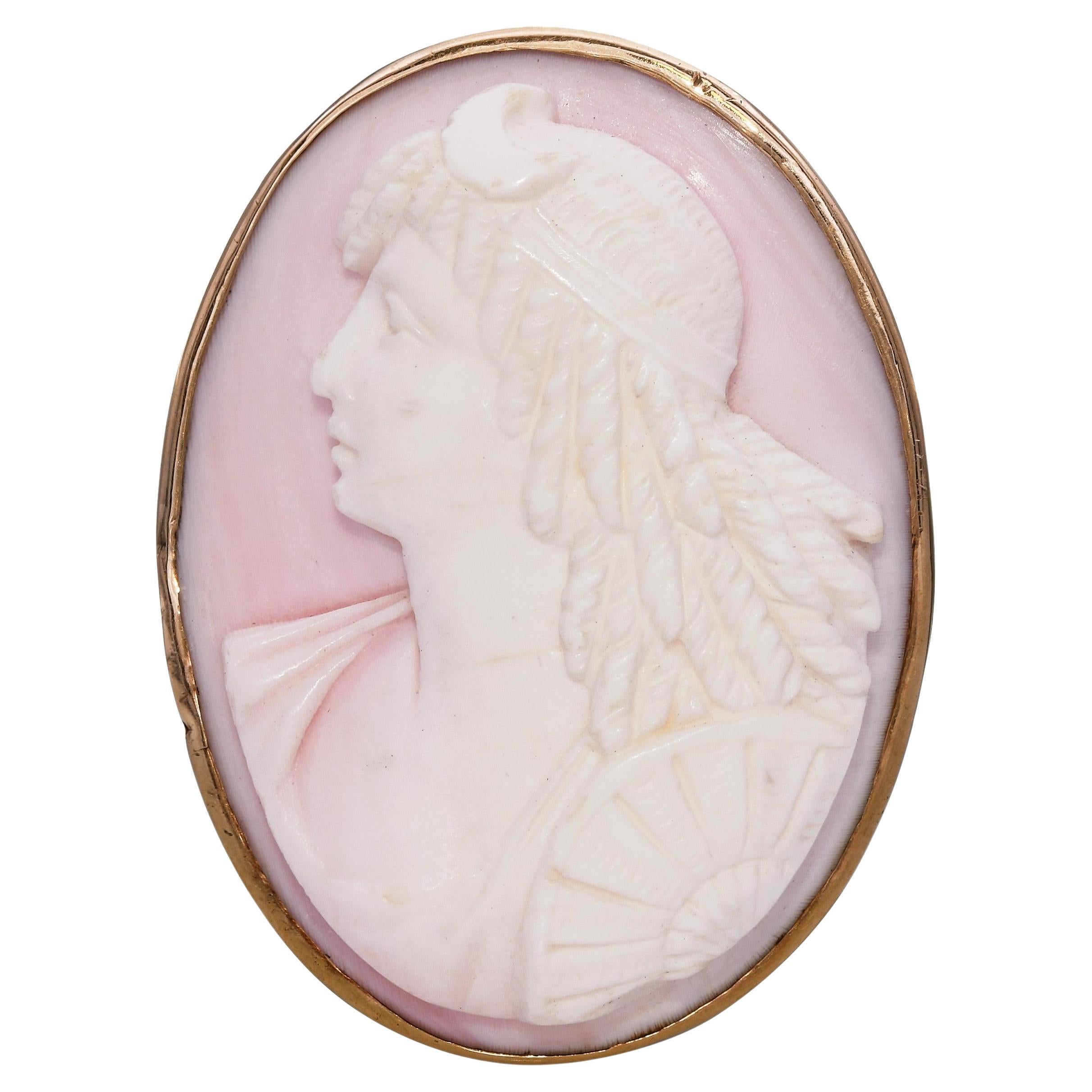 Ciondolo a spilla in oro giallo 10k Lady of the Moon Pink Conch Shell Cameo d
epoca