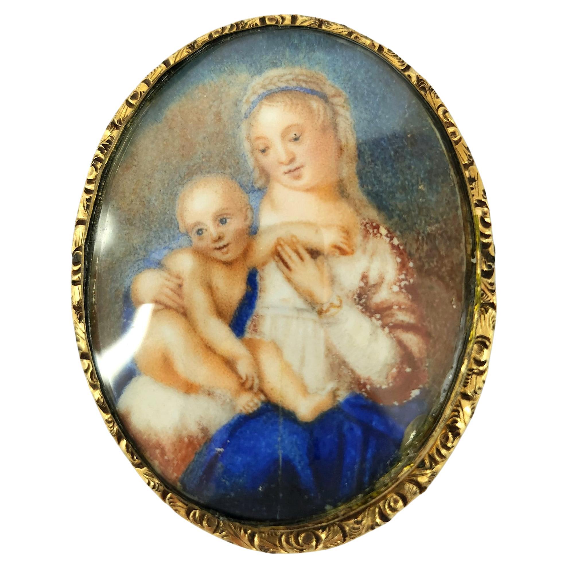Broche grande vintage de oro amarillo de 10 quilates con retrato de Virgen con Niño en venta