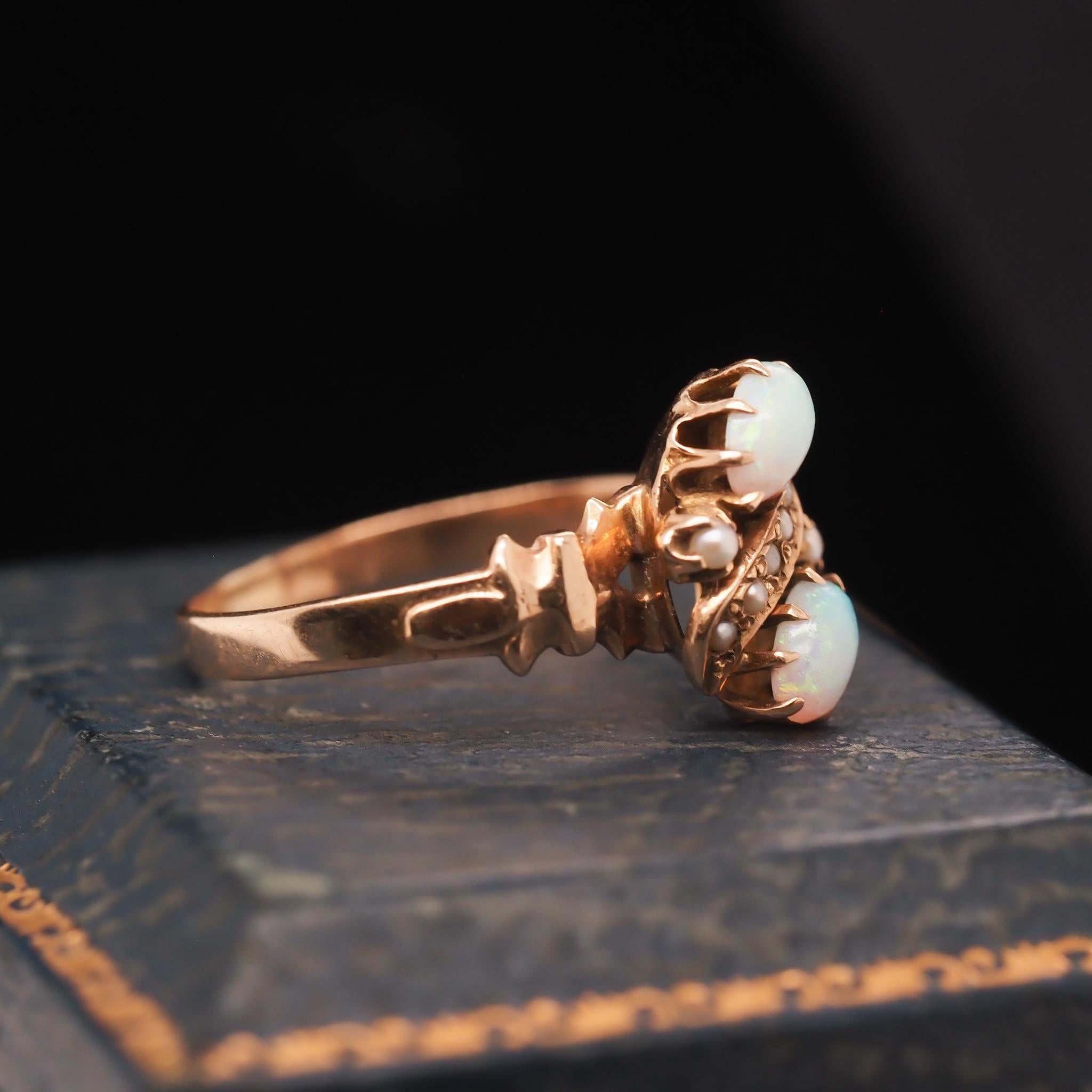 Vintage 10K Yellow Gold Opal and Pearl Cocktail Ring In Good Condition For Sale In Atlanta, GA