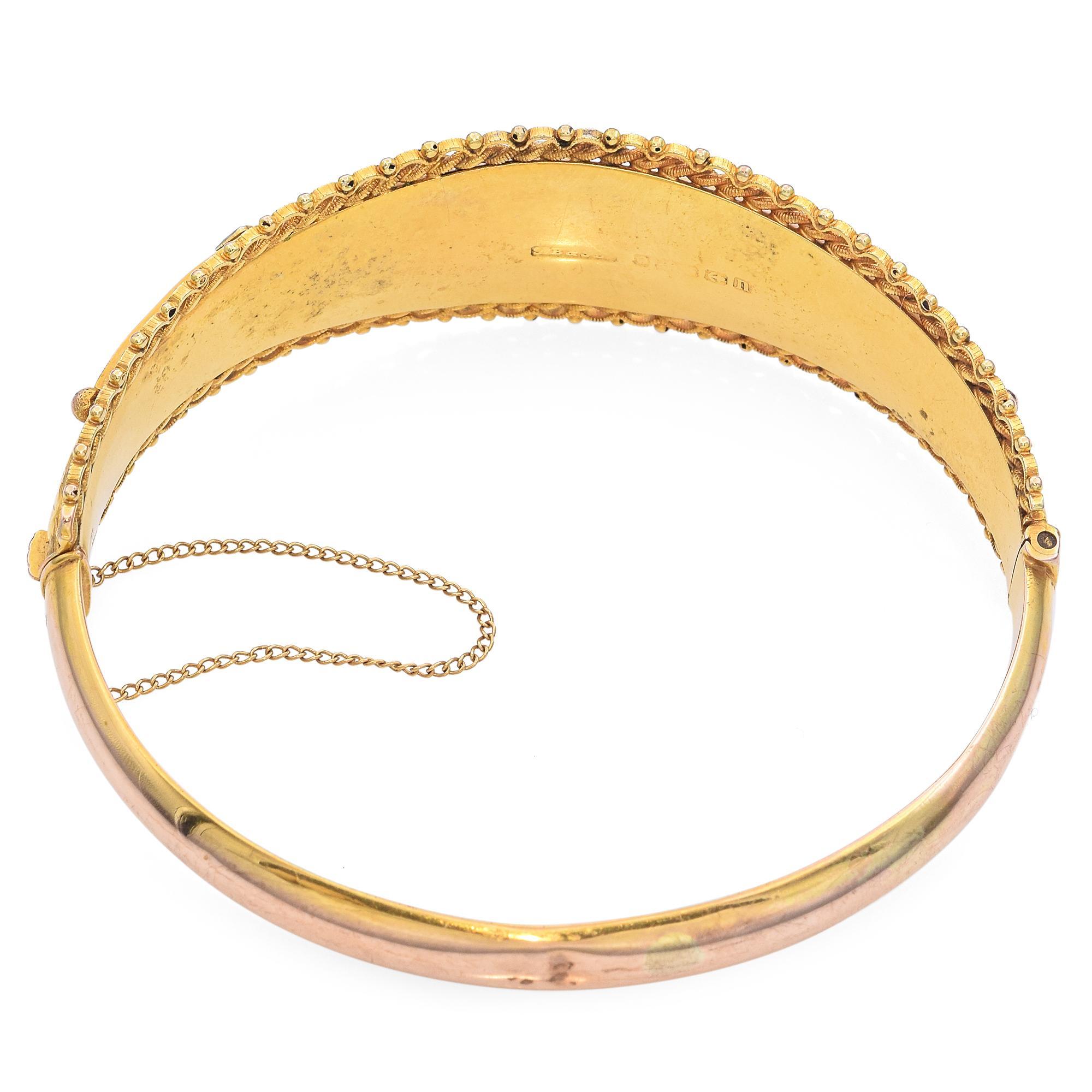 Vintage 10k Yellow Gold Rhodolite Garnet and Pearl Hinged Bangle Bracelet Bon état - En vente à New York, NY