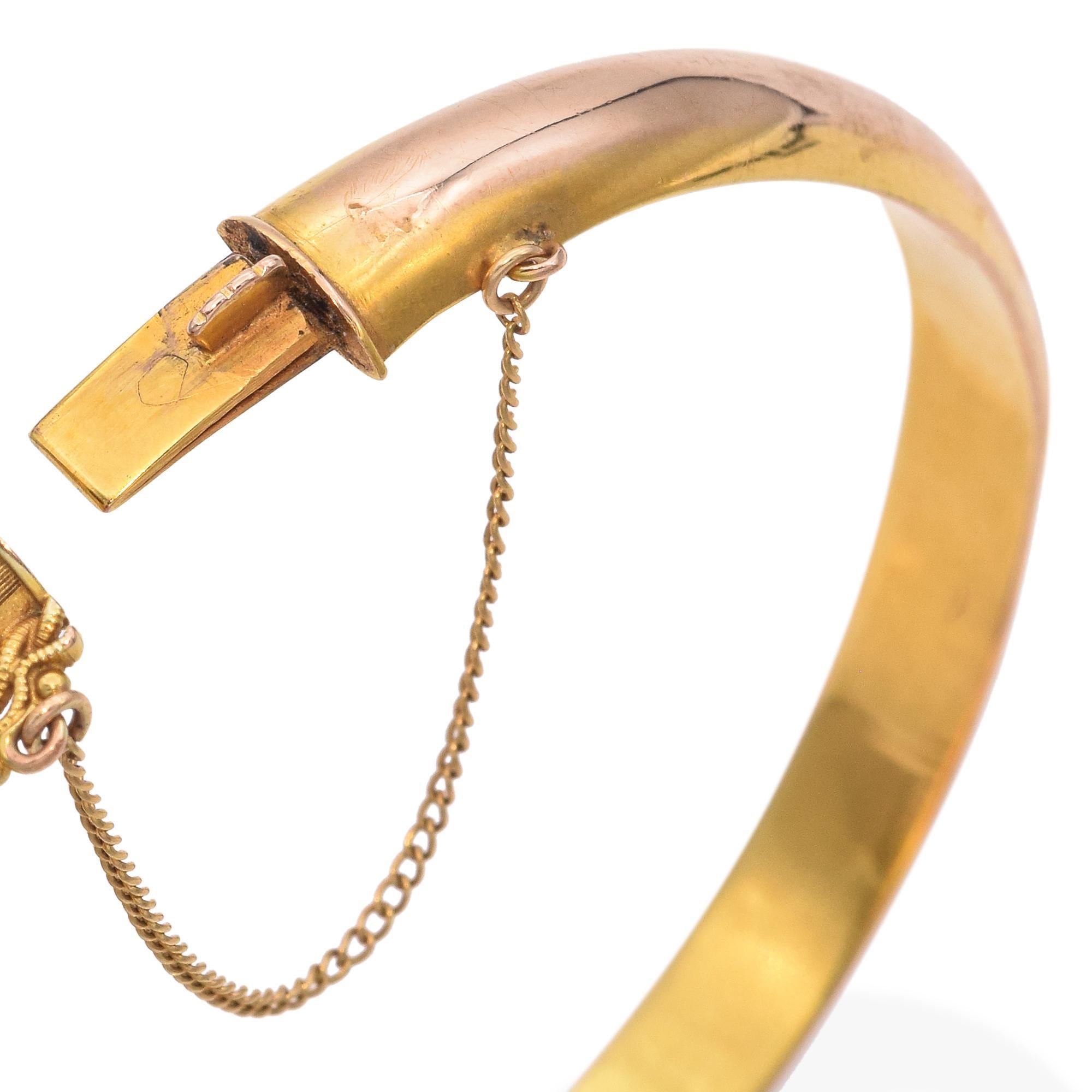Vintage 10k Yellow Gold Rhodolite Garnet and Pearl Hinged Bangle Bracelet en vente 1