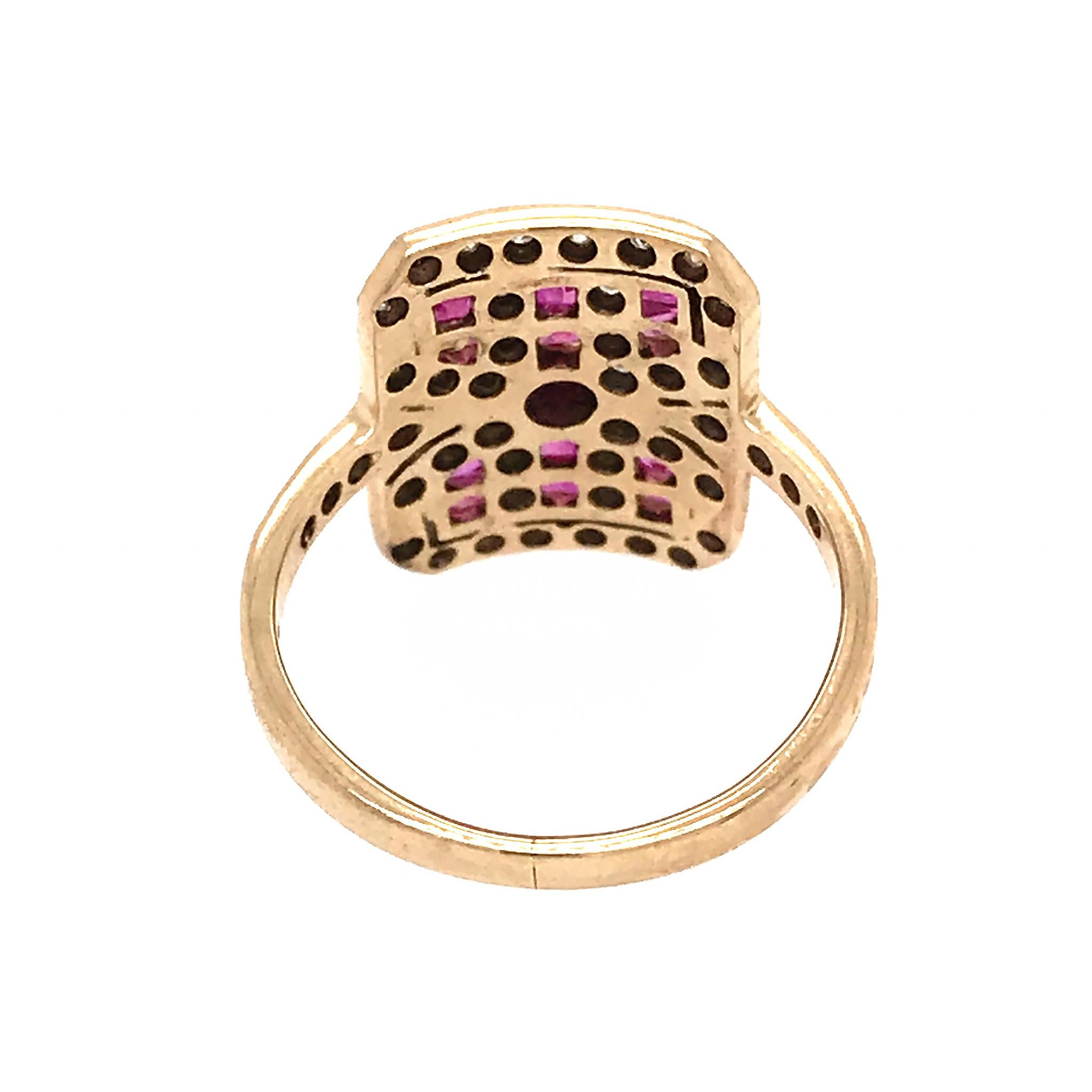 Vintage 10 Karat Yellow Gold Ruby and Diamond Ring In Good Condition In New York, NY