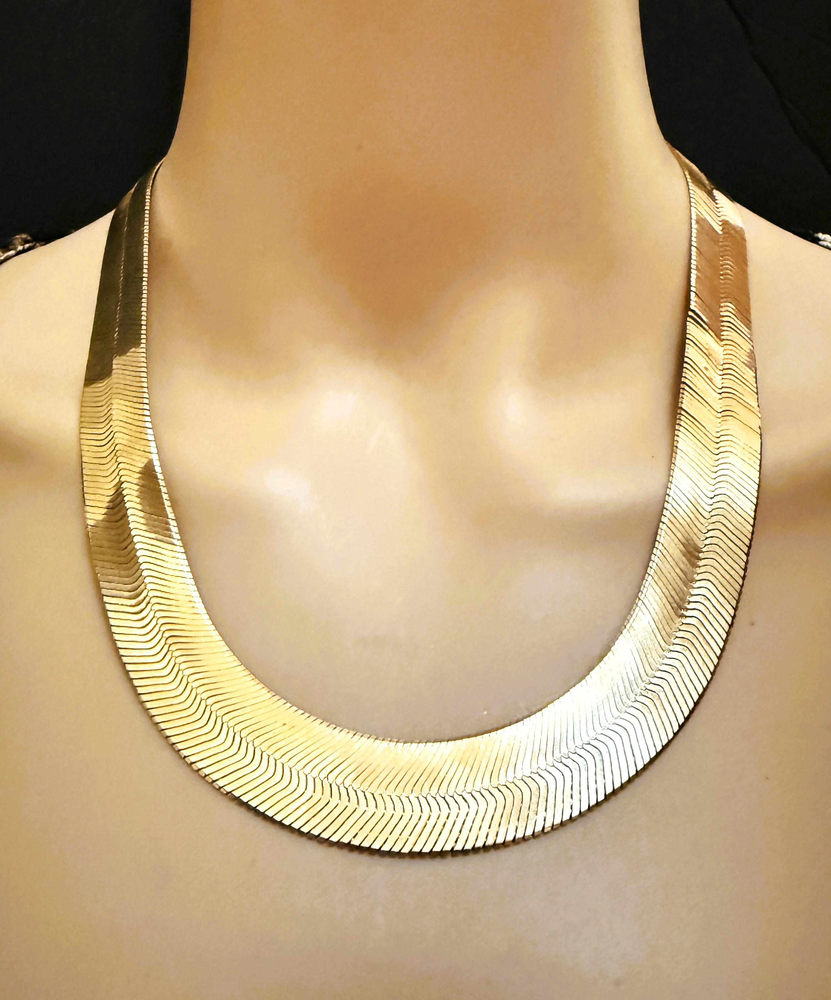 Vintage By in oro giallo 10K Collana a spina di pesce scintillante larga 15 mm, 55,33 grammi in vendita 12