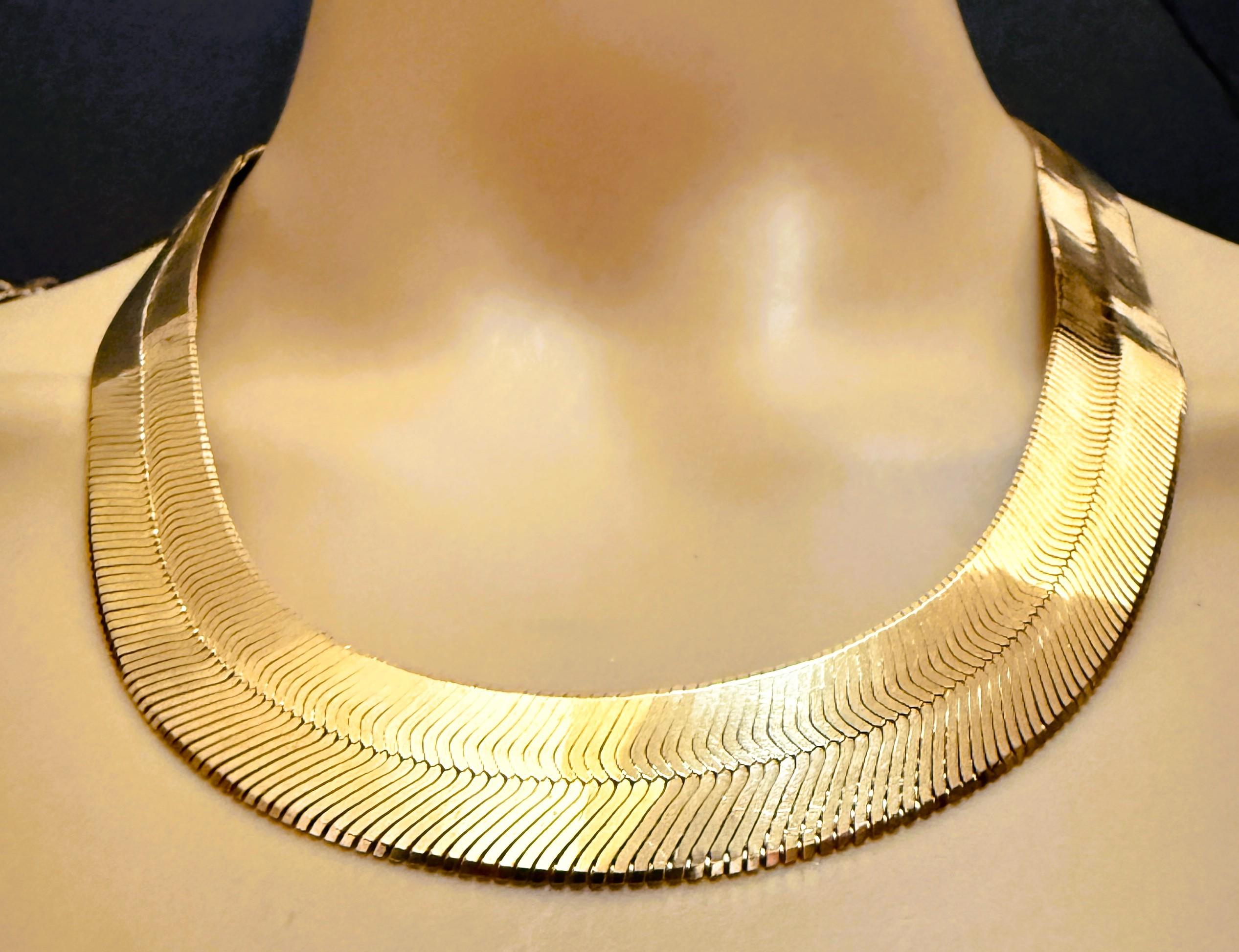 Vintage By in oro giallo 10K Collana a spina di pesce scintillante larga 15 mm, 55,33 grammi In condizioni ottime in vendita a Eagan, MN