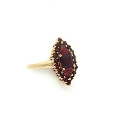 Vintage 10k Yellow Gold Vibrant Rich Red Garnet Marquise Shape Navette Ring