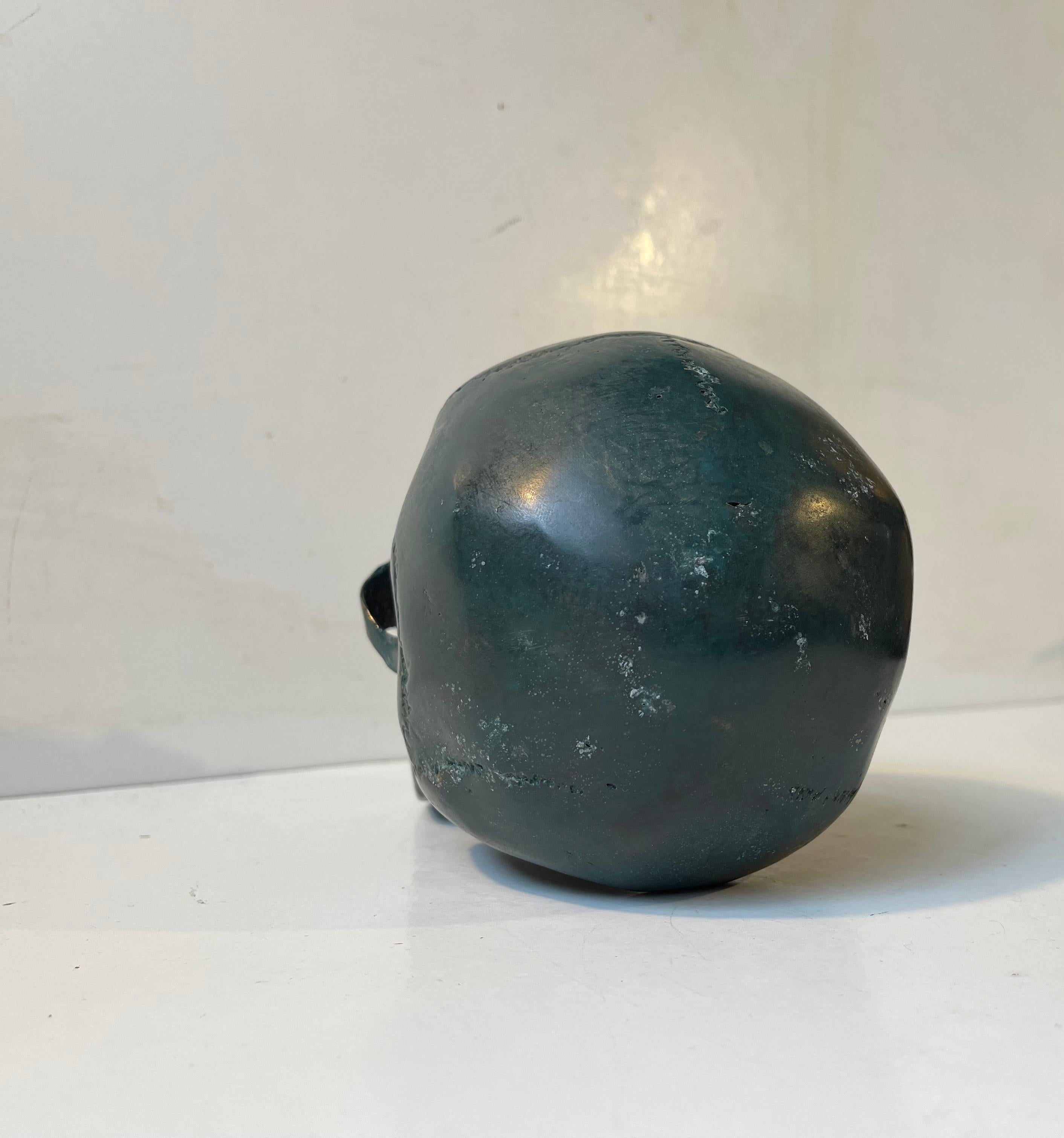 XX secolo Scultura vintage 1:1 di un teschio umano in bronzo Greene & Greene in vendita