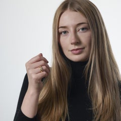 Vintage 1.10 carat diamond 18k yellow gold 3 stone bezel ring