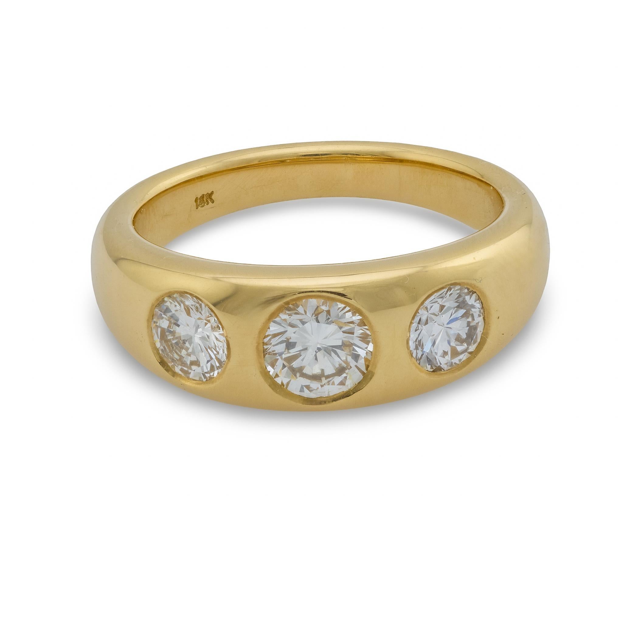 Moderno Anello vintage con diamante da 1,10 carati in oro giallo 18 carati con castone a 3 pietre in vendita
