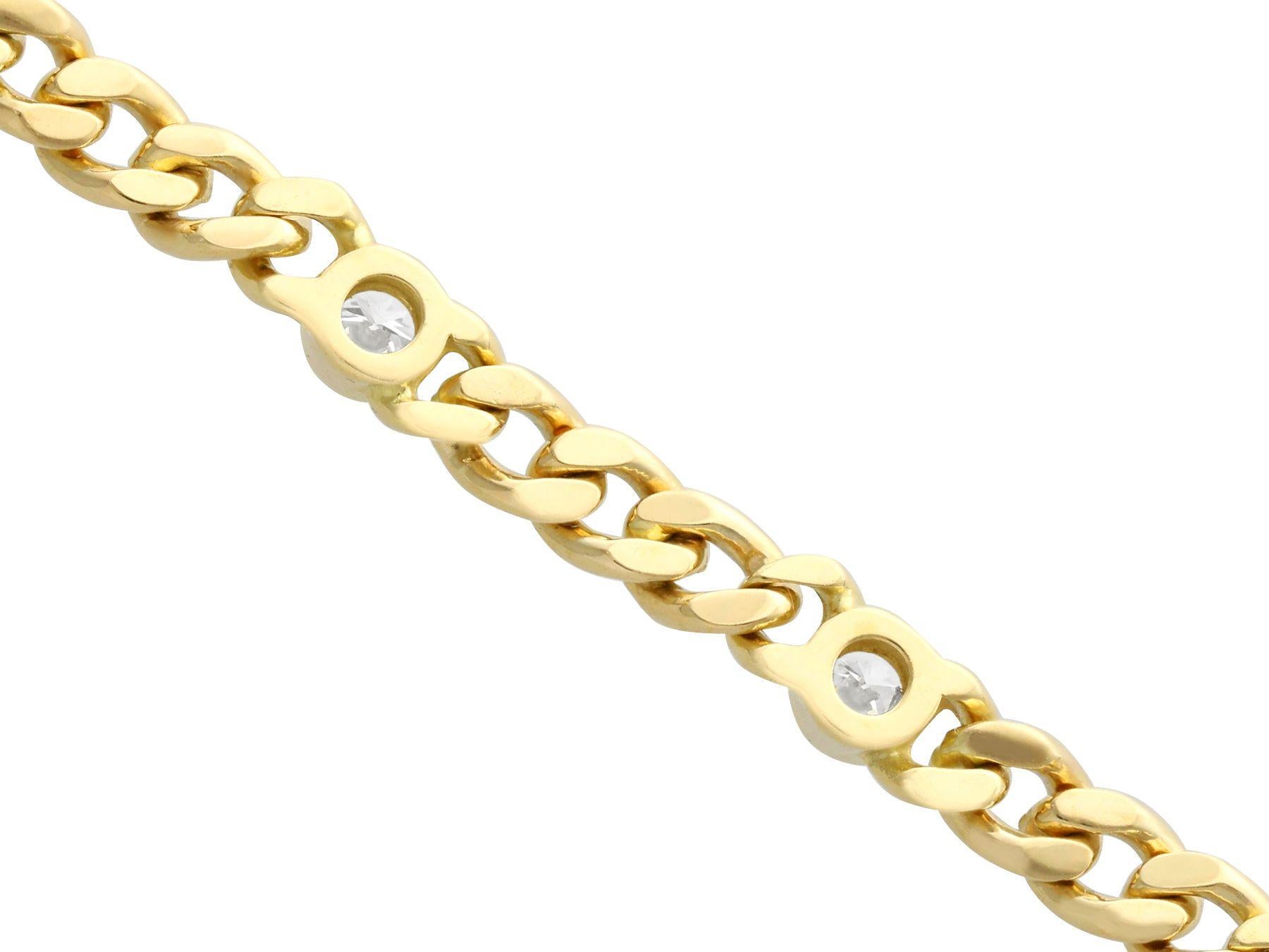 Women's or Men's Vintage 1.10 Carat Diamond and 18K Yellow Gold Bracelet Circa 1990 For Sale