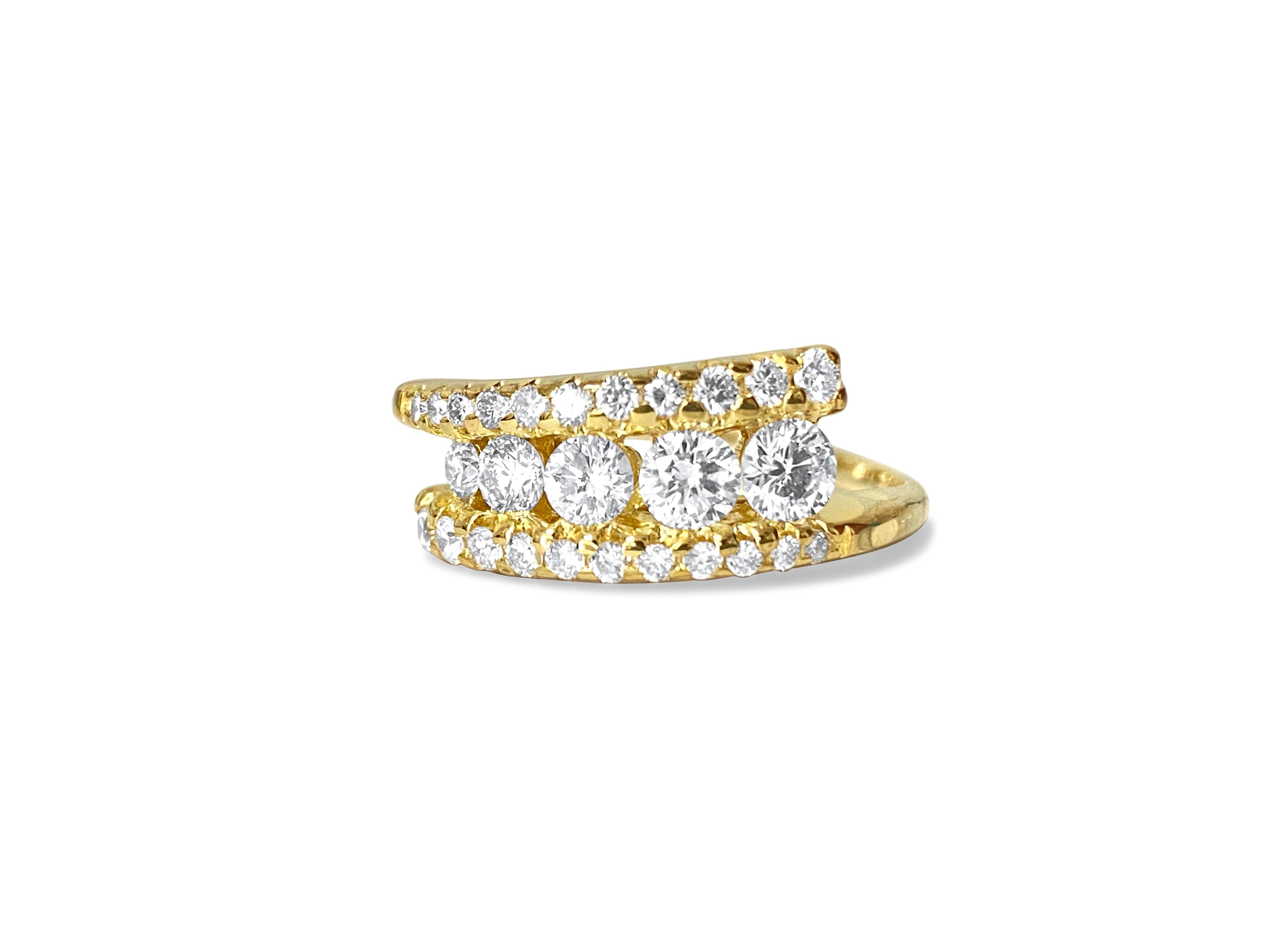 Brilliant Cut Vintage 1.10 Ct Graduating Diamond Engagement Ring for Her For Sale