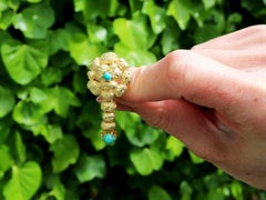 1950s Vintage 1.10 Carat Turquoise and 18 Karat Yellow Gold Earrings