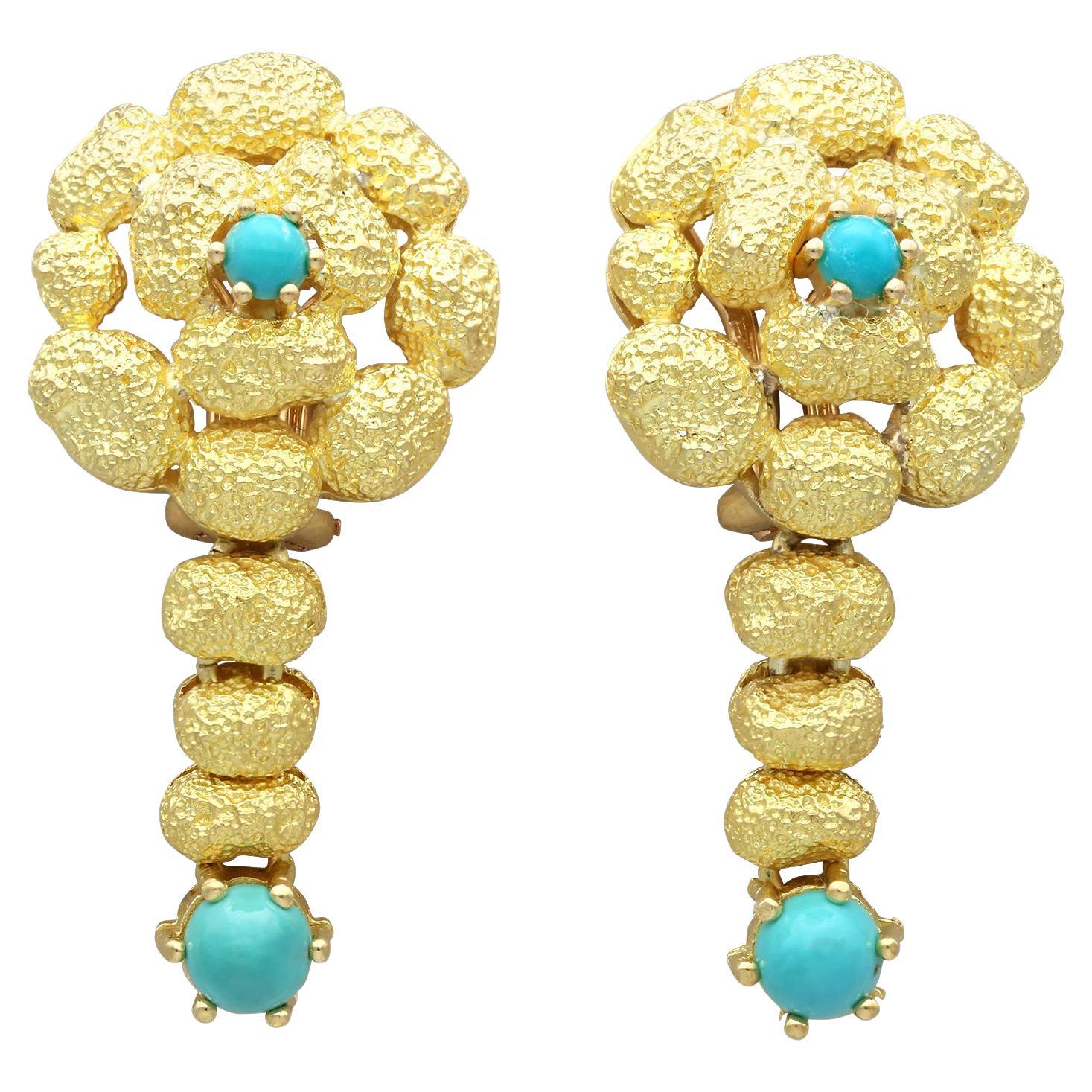 1950s Vintage 1.10 Carat Turquoise and 18k Yellow Gold Earrings For Sale