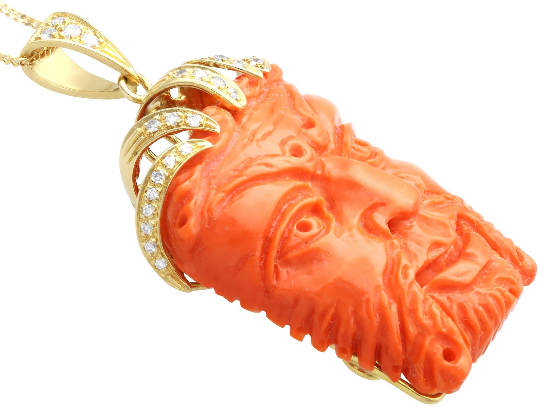 Vintage 112 Carat Coral and 0.29 Carat Diamond 18 Karat Yellow Gold Mask Pendant In Excellent Condition For Sale In Jesmond, Newcastle Upon Tyne