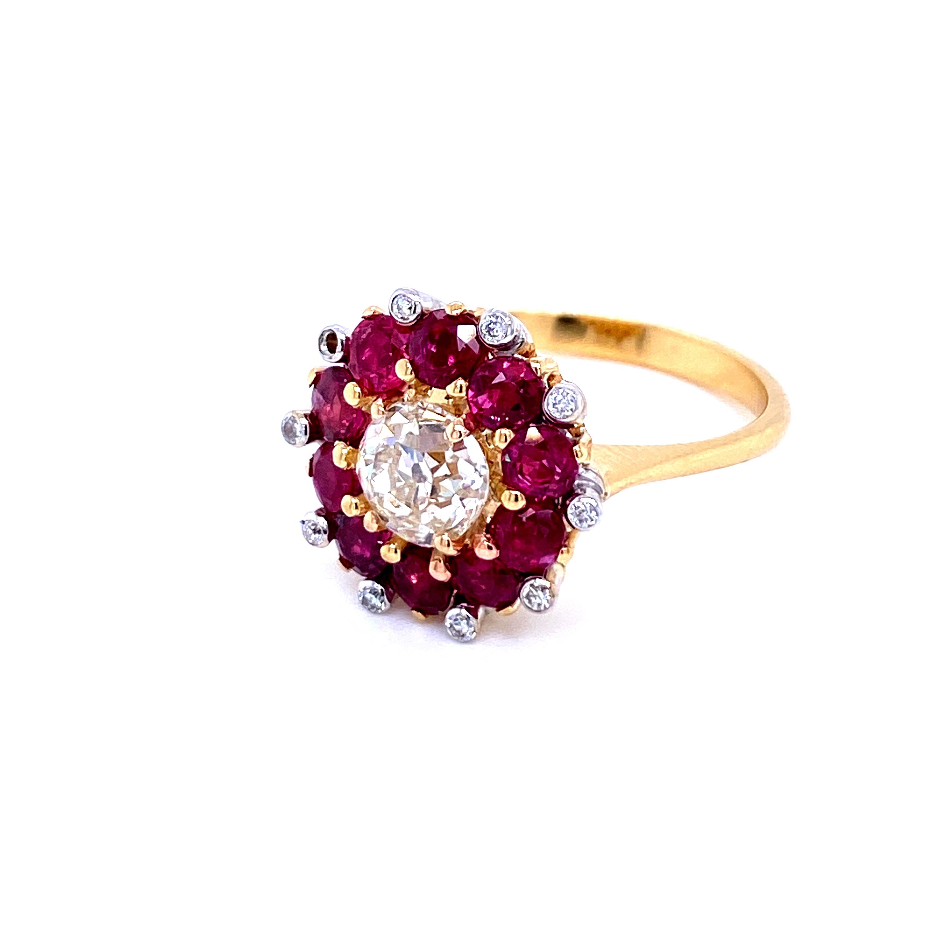 Vintage 1.12 Carat Diamond Ruby Cocktail Ring In Excellent Condition In Napoli, Italy