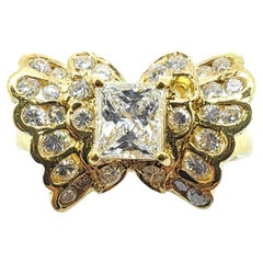 Anello a farfalla d'epoca in oro giallo 20k con diamanti taglio principessa e taglio rotondo da 1,12 carati