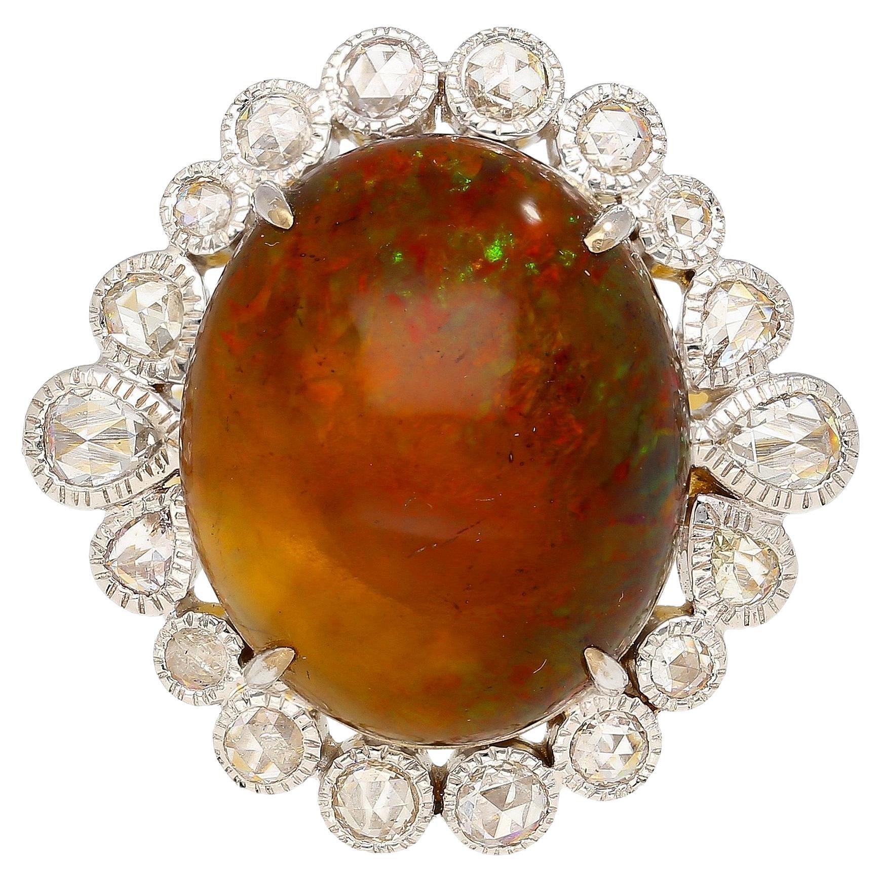 Bague vintage en or 18 carats avec opale de 11,36 carats et halo de diamants taille rose