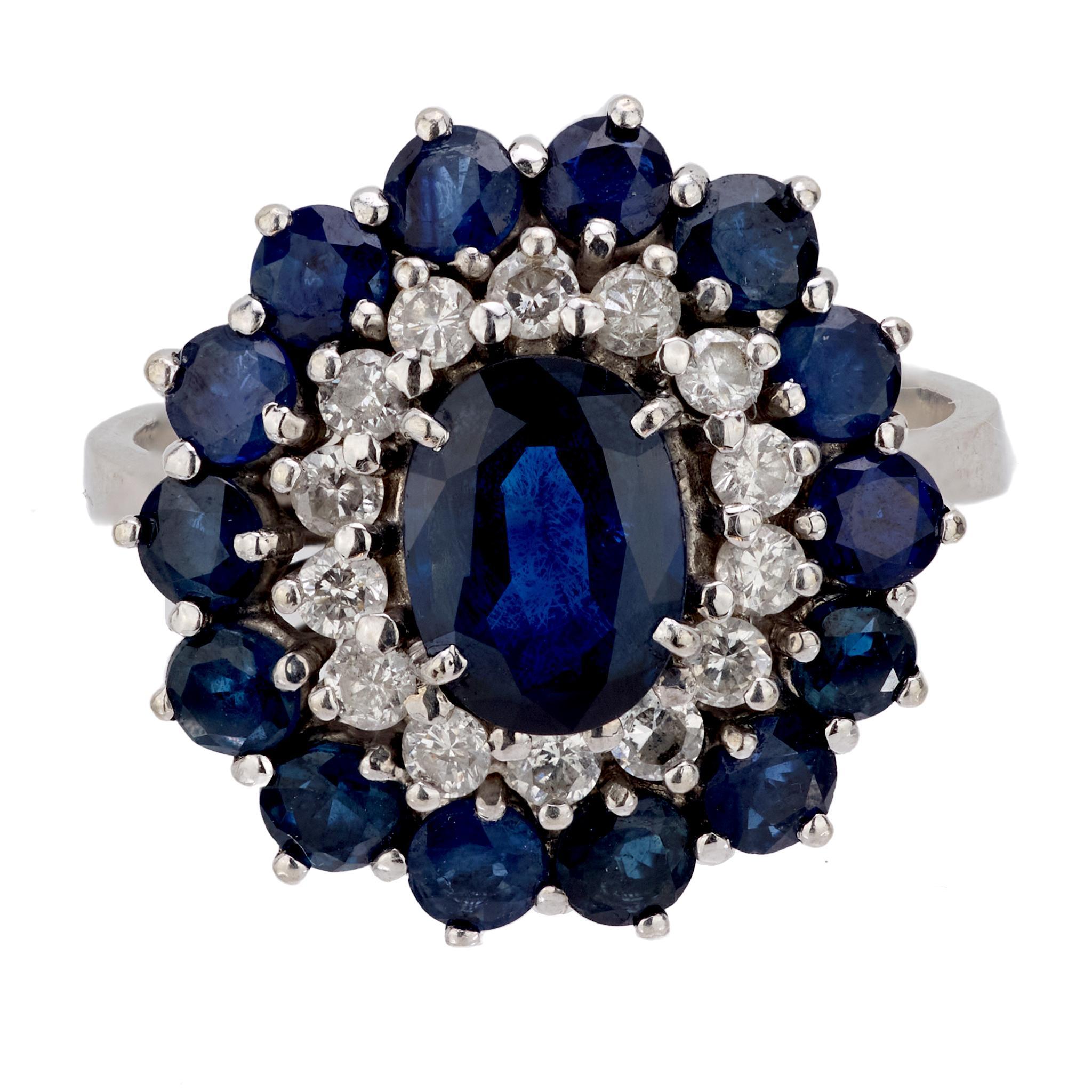Anillo doble halo vintage de oro blanco de 14k con zafiro y diamante de 1,15 quilates Moderno en venta