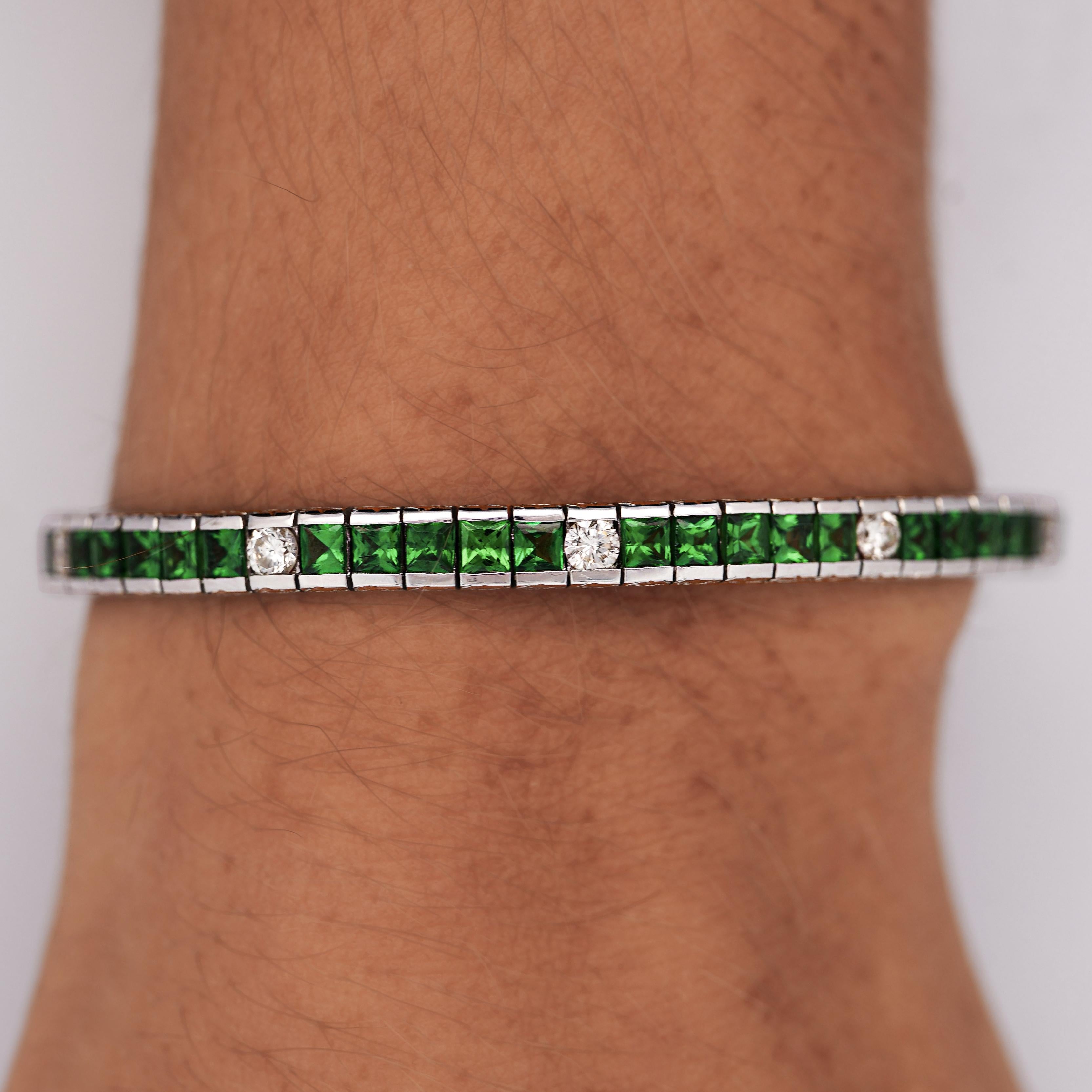 Pulsera de tenis vintage con filigrana de tsavoritas y diamantes de 11,5 quilates en venta 4