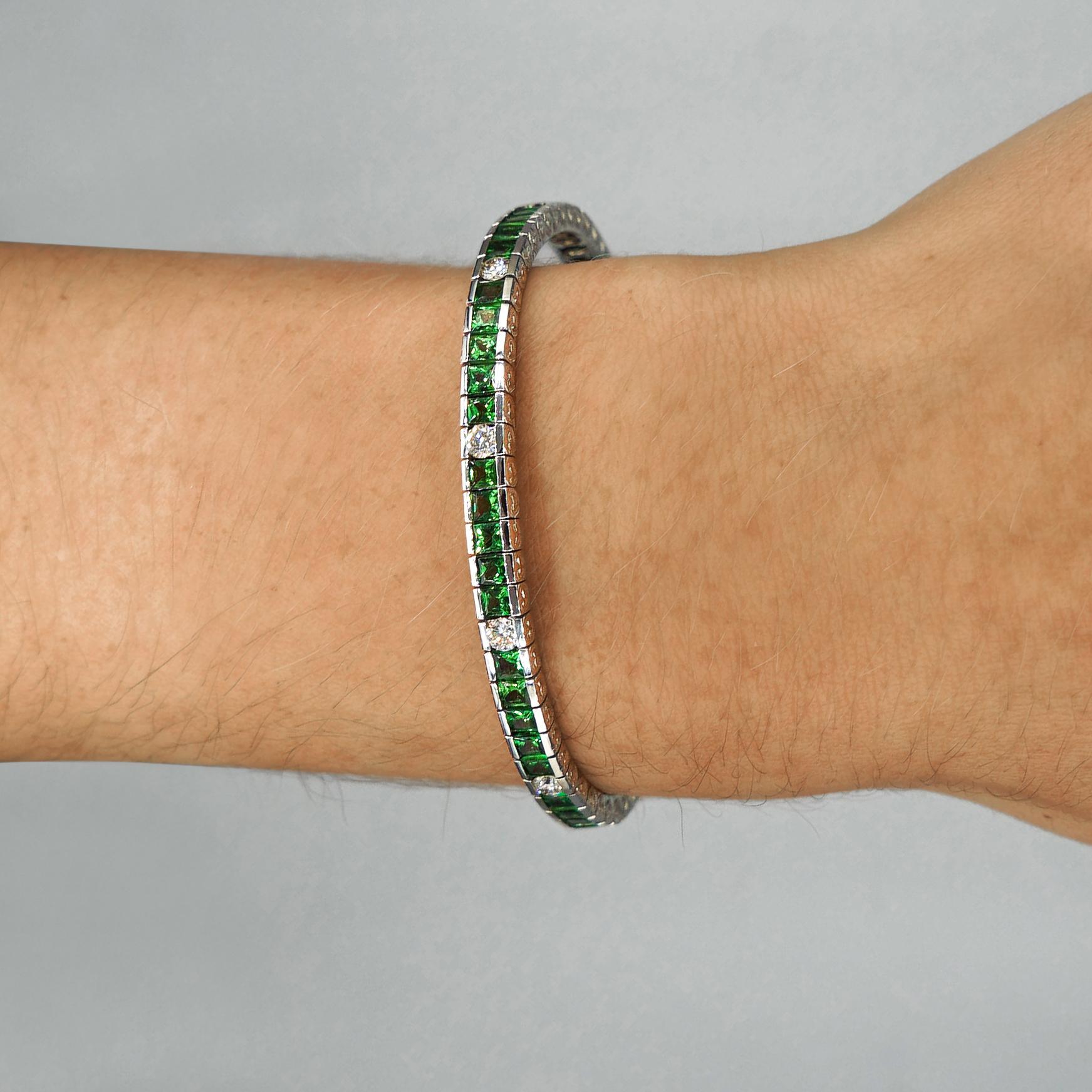 Pulsera de tenis vintage con filigrana de tsavoritas y diamantes de 11,5 quilates en venta 1