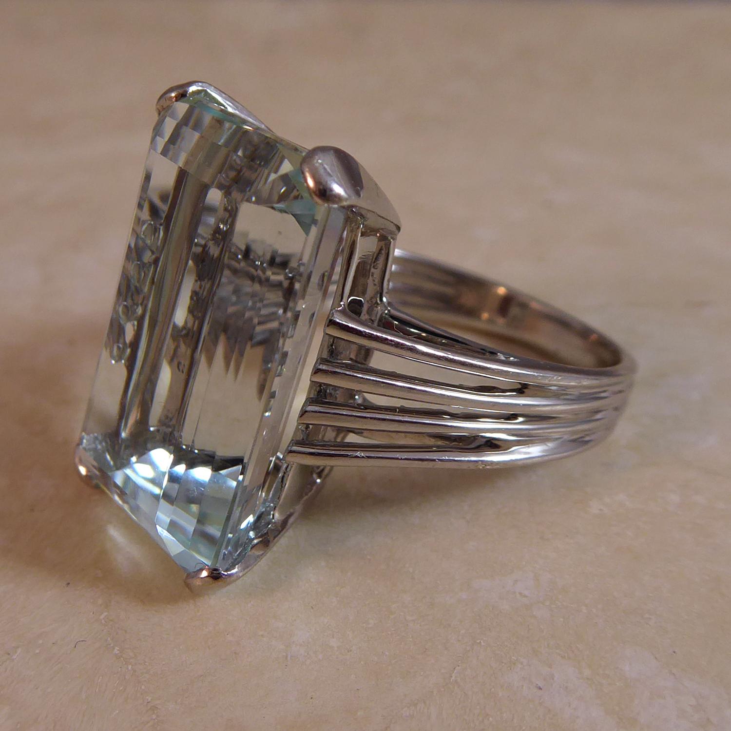 Vintage 11.50 Carat Aquamarine Ring, French Marks, 18 Carat White Gold In Good Condition In Yorkshire, West Yorkshire