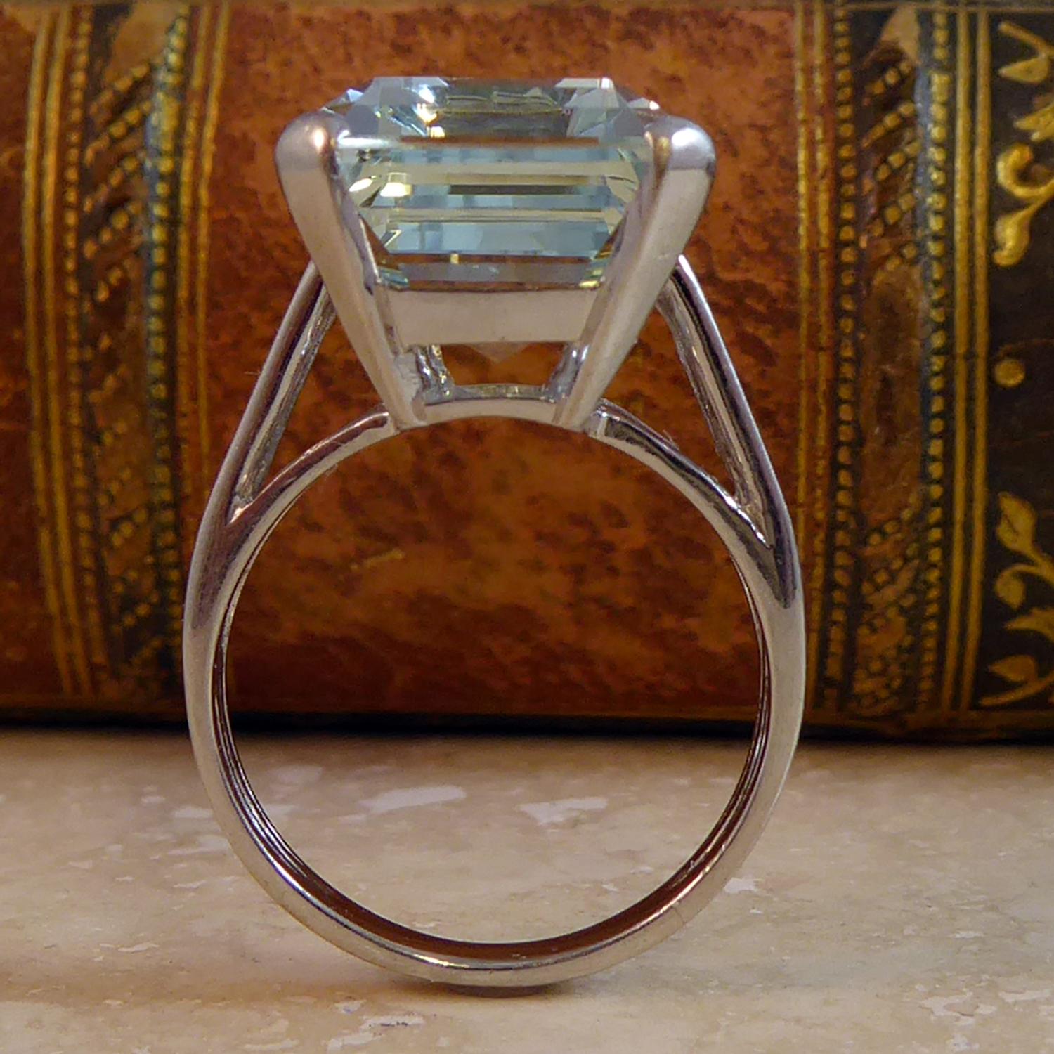 Vintage 11.50 Carat Aquamarine Ring, French Marks, 18 Carat White Gold 1