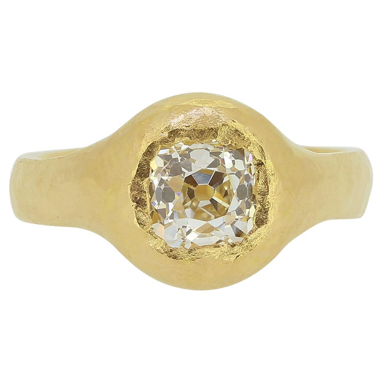 Anillo Martillado de Diamantes Antiguos talla cojín 1.16