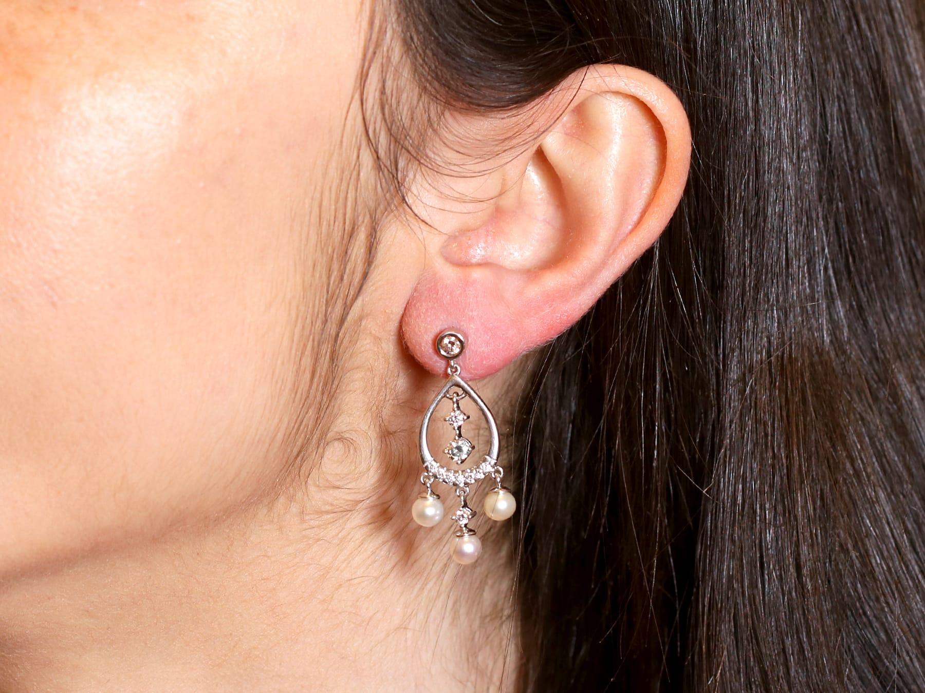 Pendientes de gota vintage de oro blanco de 14 ct con diamantes y perlas de 1,16 ct en venta 4