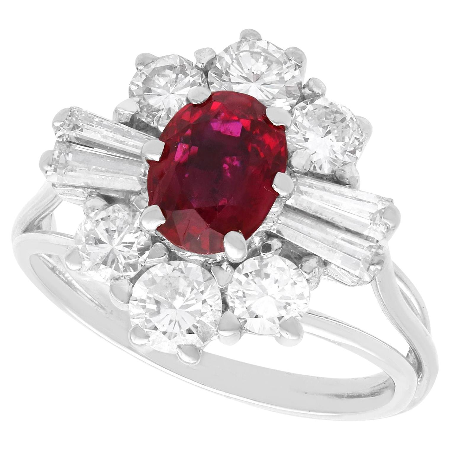 Bague grappe vintage en or blanc avec rubis de 1,18 carat et diamants de 1,38 carat