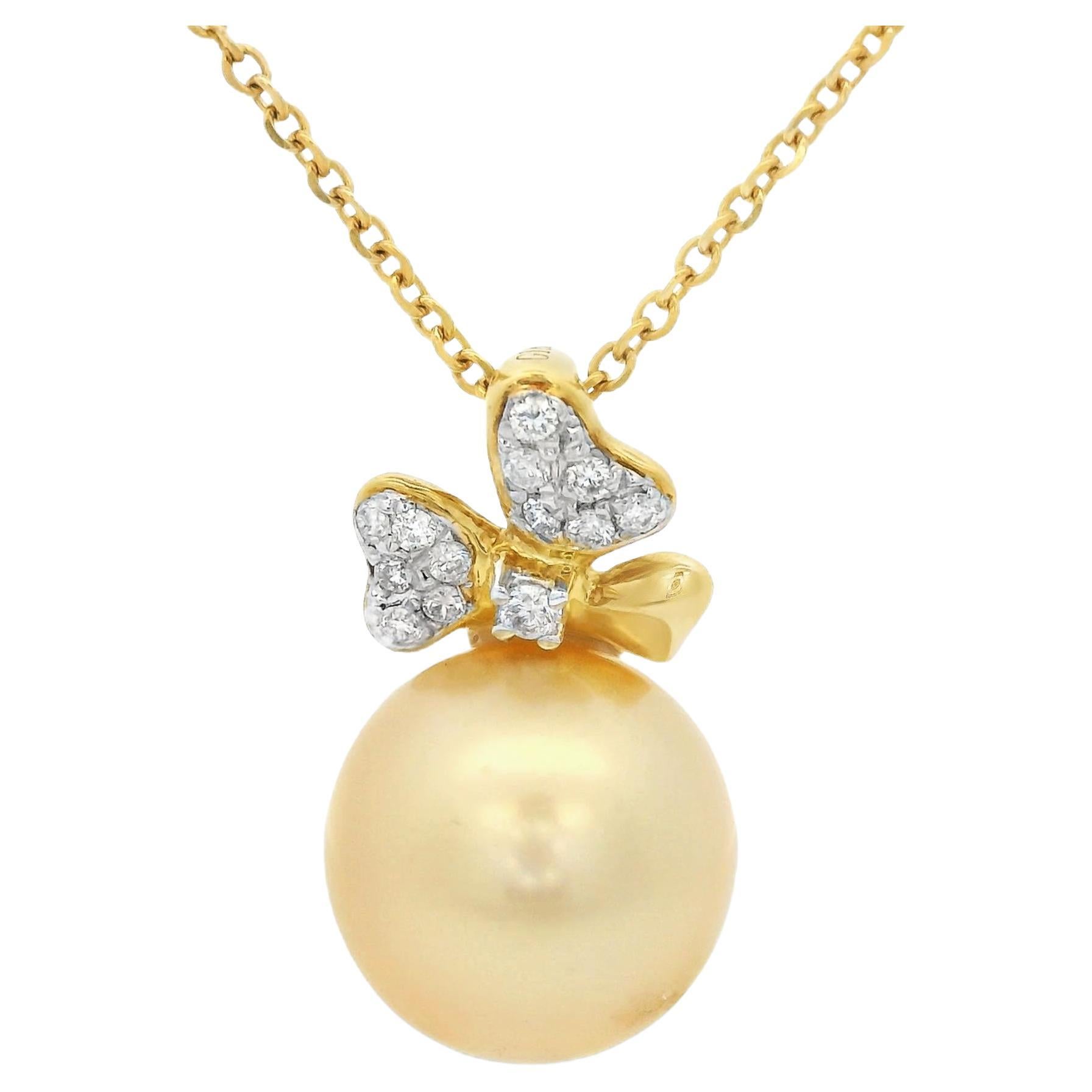Vintage 11mm Gold South Sea Pearl Diamond Pendant in 18 Karat Yellow Gold