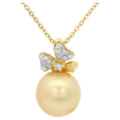 Ciondolo d'oro con diamante e perla dei mari del sud da 11 mm in oro giallo da 18 carati