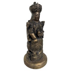 Scultura d'ottone da 12" vintage di buddista tibetano in ginocchio