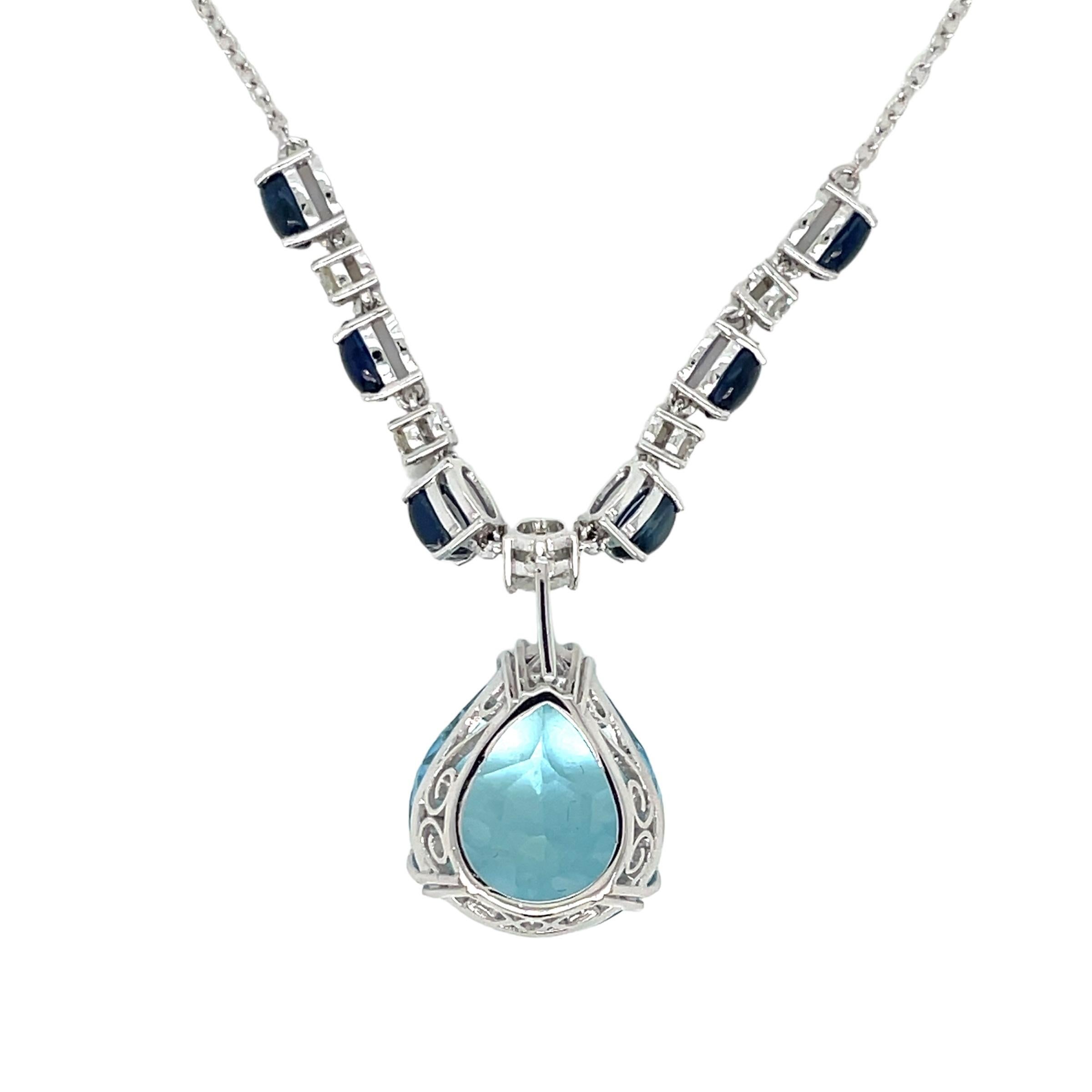 Vintage 12 Carat Aquamarine Diamond Sapphire Pendant Necklace In Excellent Condition For Sale In Napoli, Italy
