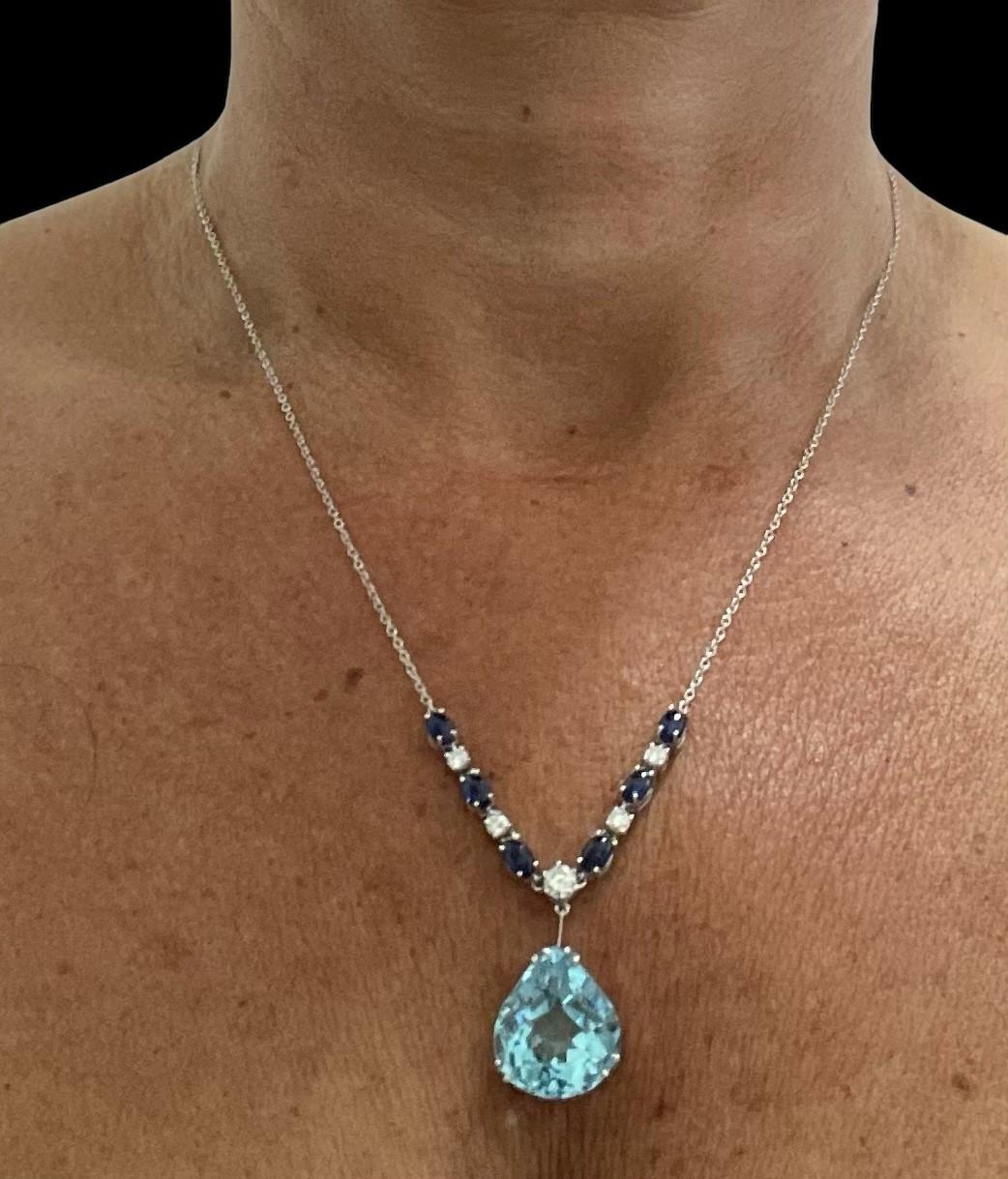 Vintage 12 Carat Aquamarine Diamond Sapphire Pendant Necklace For Sale 1