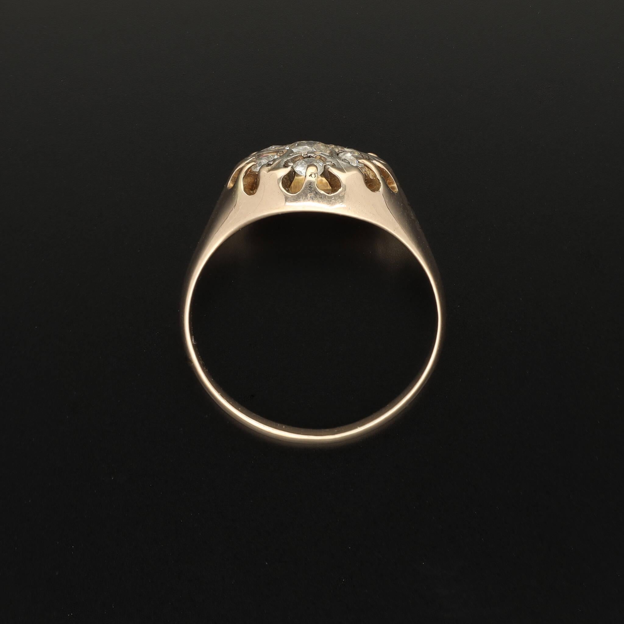 Vintage 1.2 Ct Diamond Cluster Signet Ring, Unisex Diamond Gold Signet Ring 1960 In Good Condition For Sale In Rottedam, NL