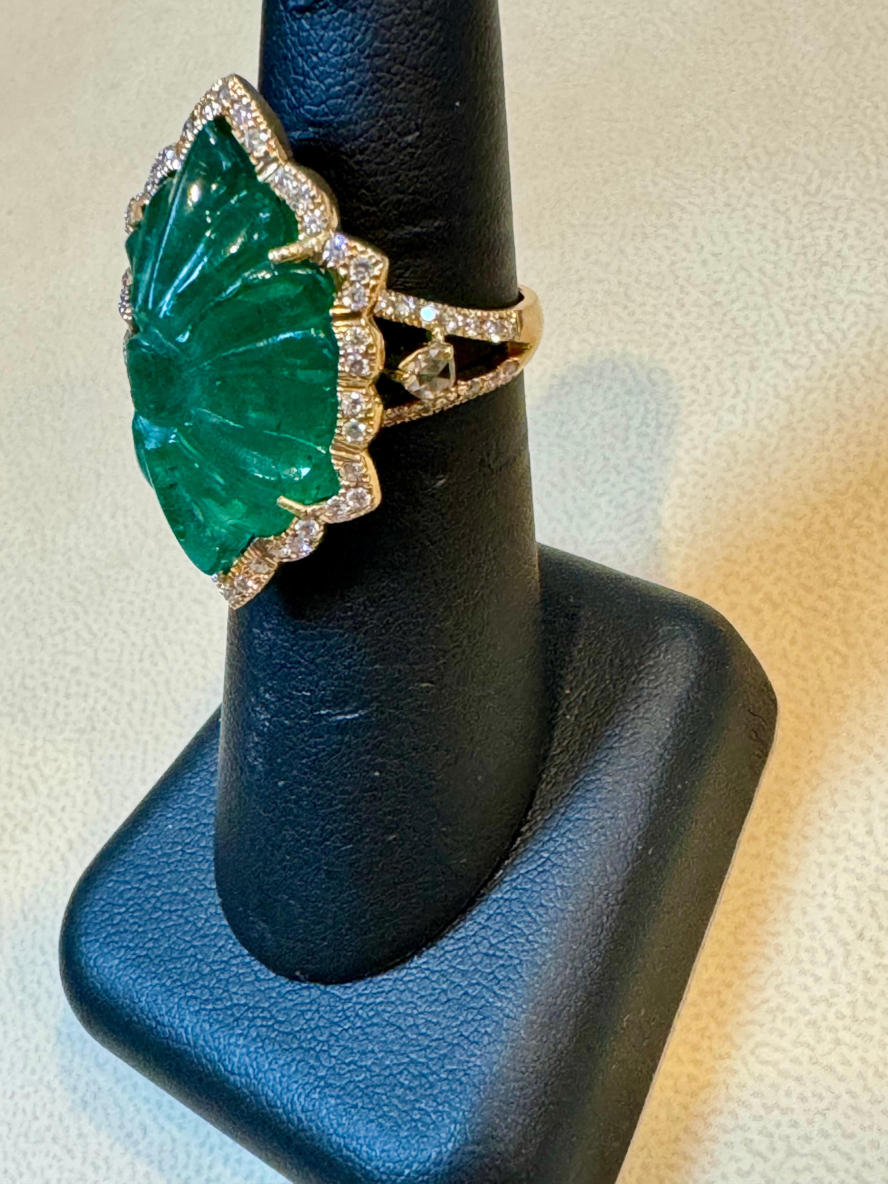 Vintage 12 Ct Natural Carved Emerald & 1.5 Ct Diamond Ring 18 Kt Yellow Gold For Sale 4