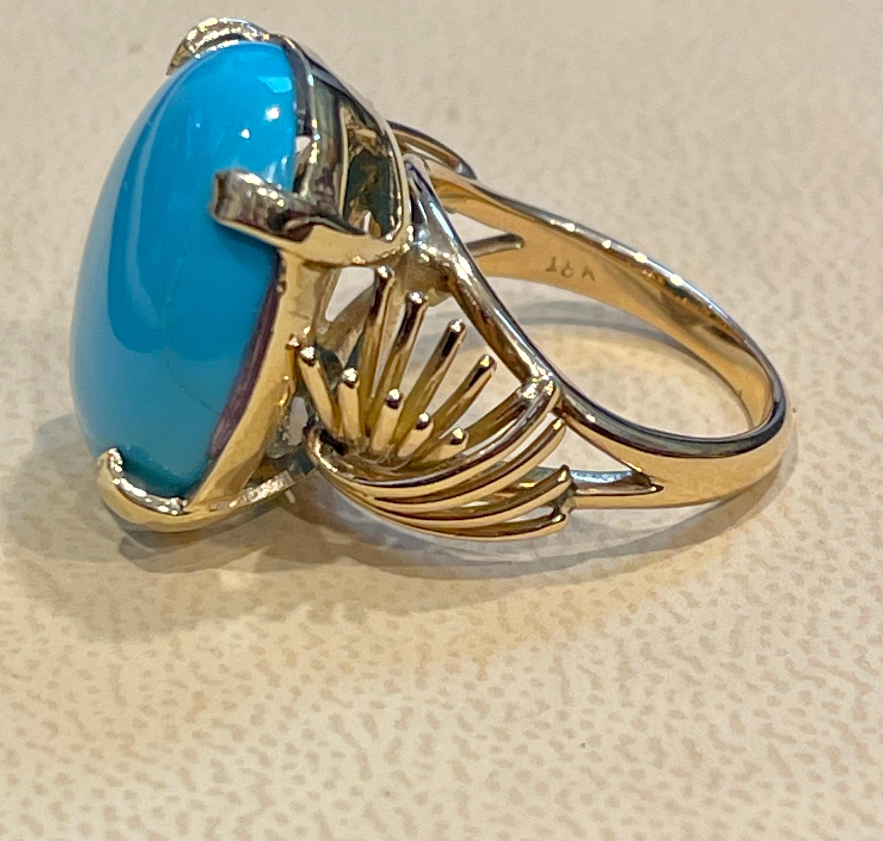 Vintage 12 Ct Natural Oval Sleeping Beauty Turquoise Ring, 14 Kt Yellow Gold In Excellent Condition For Sale In New York, NY
