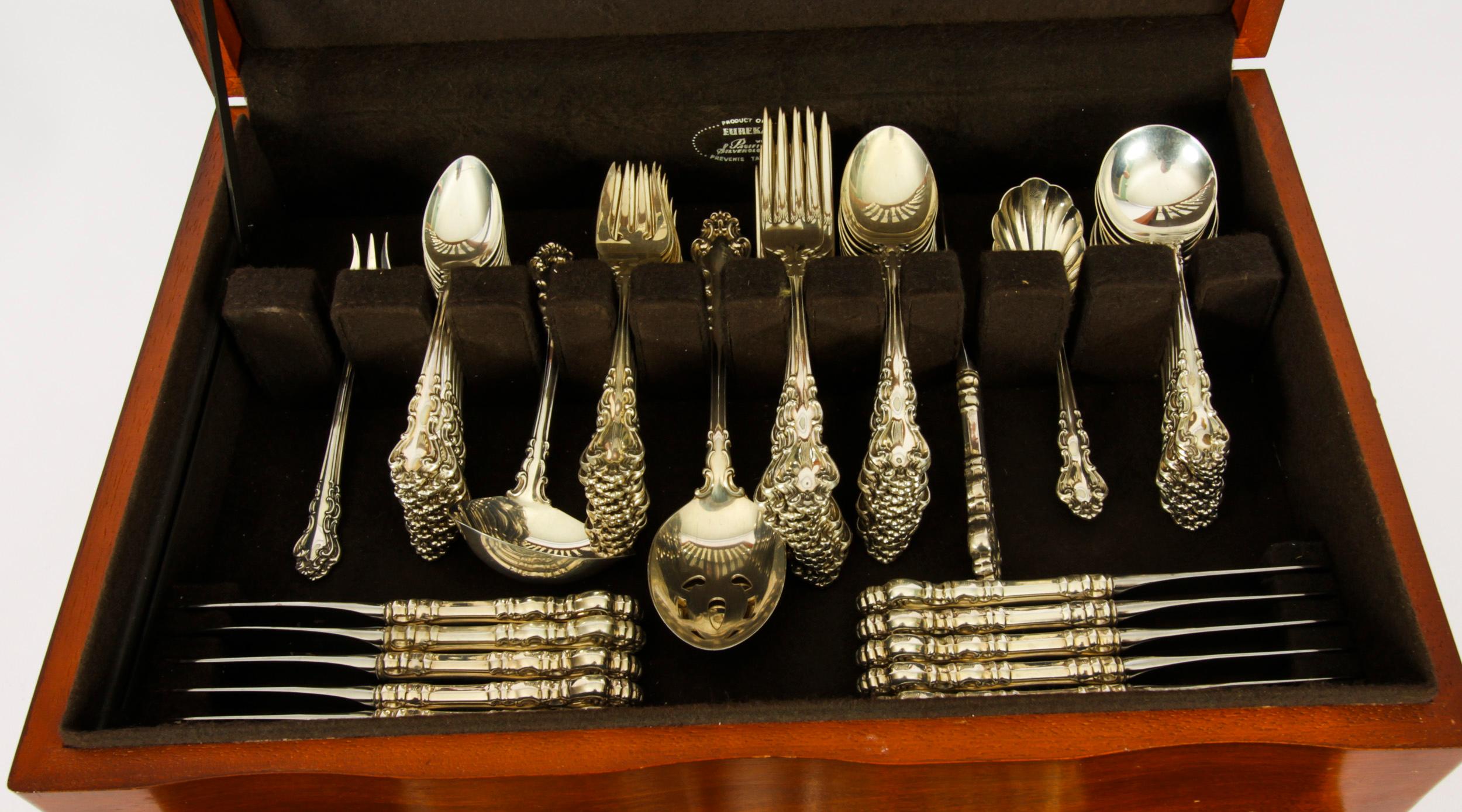 Late 20th Century Vintage 12 Place Setting Sterling Silver Cutlery Canteen Reed & Barton 20th C