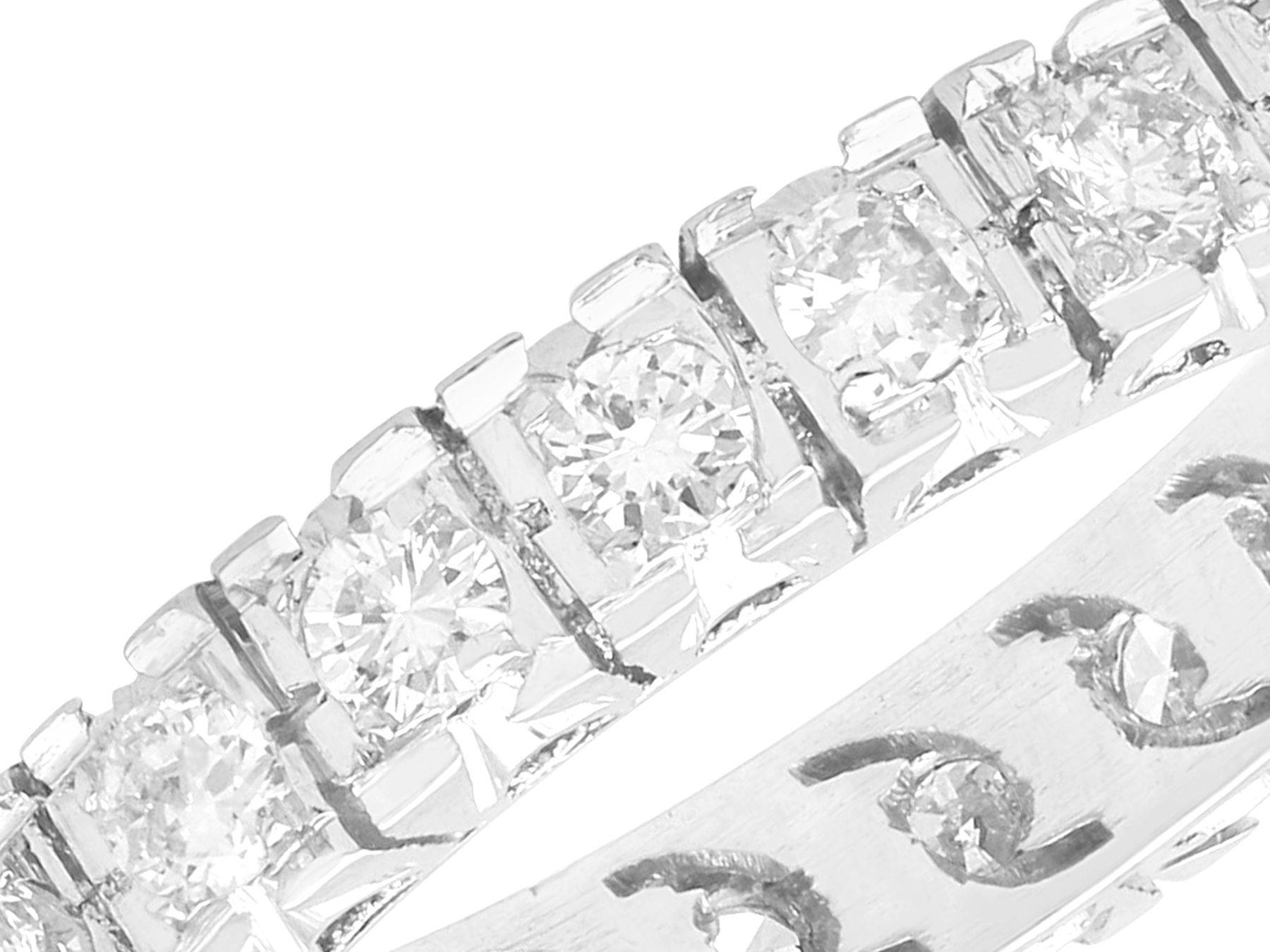 Vintage 1,20 Karat Diamant, Platin und Palladium Ewigkeitsring Circa 1940 (Rundschliff) im Angebot