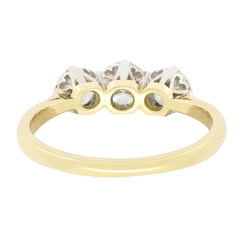 Vintage 1.20ct Diamond Trilogy Ring, c.1970s In Excellent Condition For Sale In London, GB