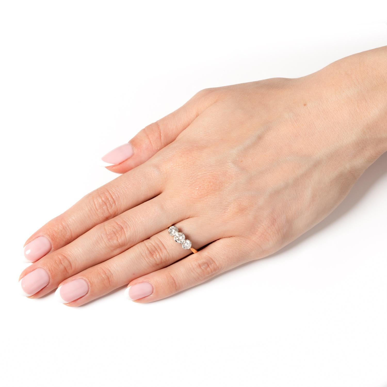 Women's or Men's Vintage 1.20ct Diamond Trilogy Ring, c.1970s For Sale