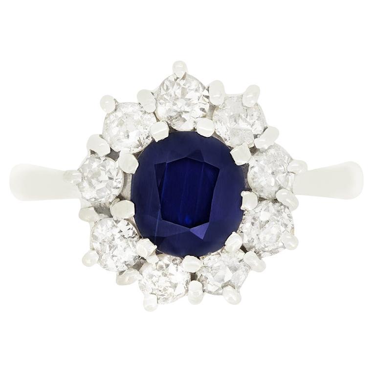 Vintage 1,20ct Saphir und Diamant Cluster Ring, ca. 1960er Jahre im Angebot