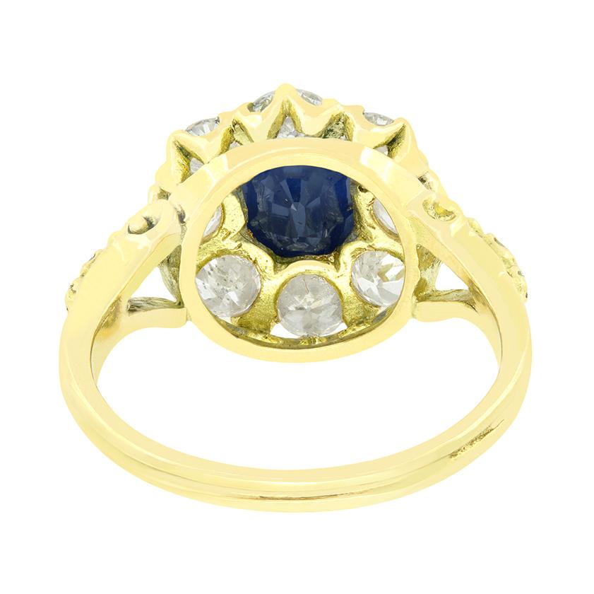 Vintage-Cluster-Ring mit 1,20 Karat Saphir und Diamant, ca. 1970er Jahre im Zustand „Gut“ im Angebot in London, GB