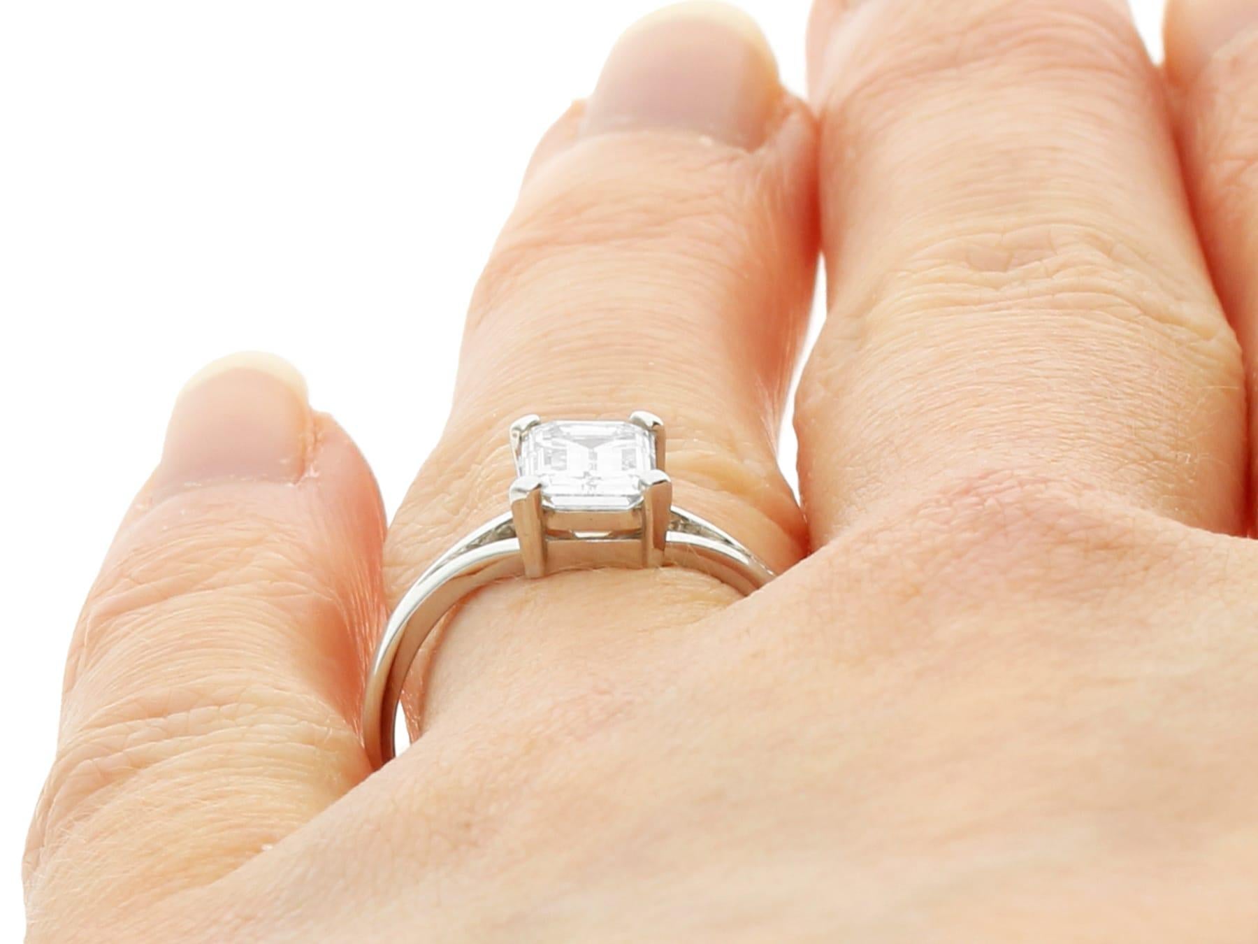 Vintage 1.21 Carat Diamond and White Gold Solitaire Ring For Sale 5