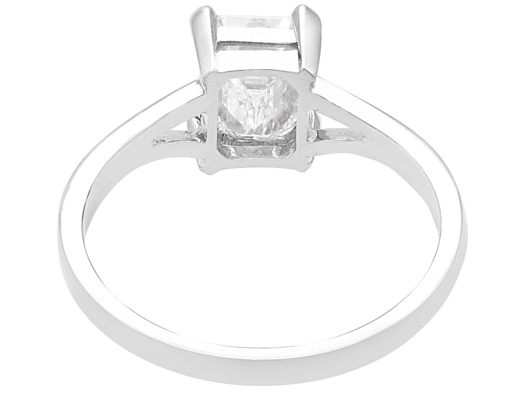 Women's or Men's Vintage 1.21 Carat Diamond and White Gold Solitaire Ring For Sale