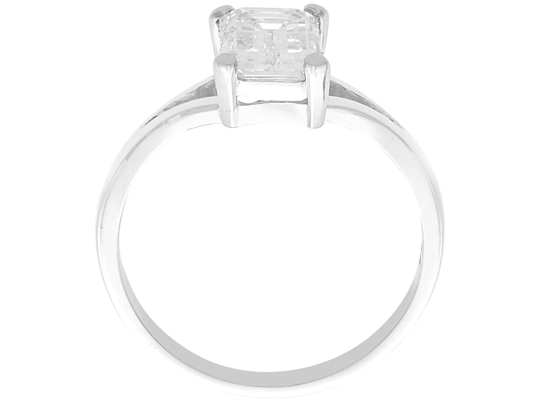 Vintage 1.21 Carat Diamond and White Gold Solitaire Ring For Sale 1