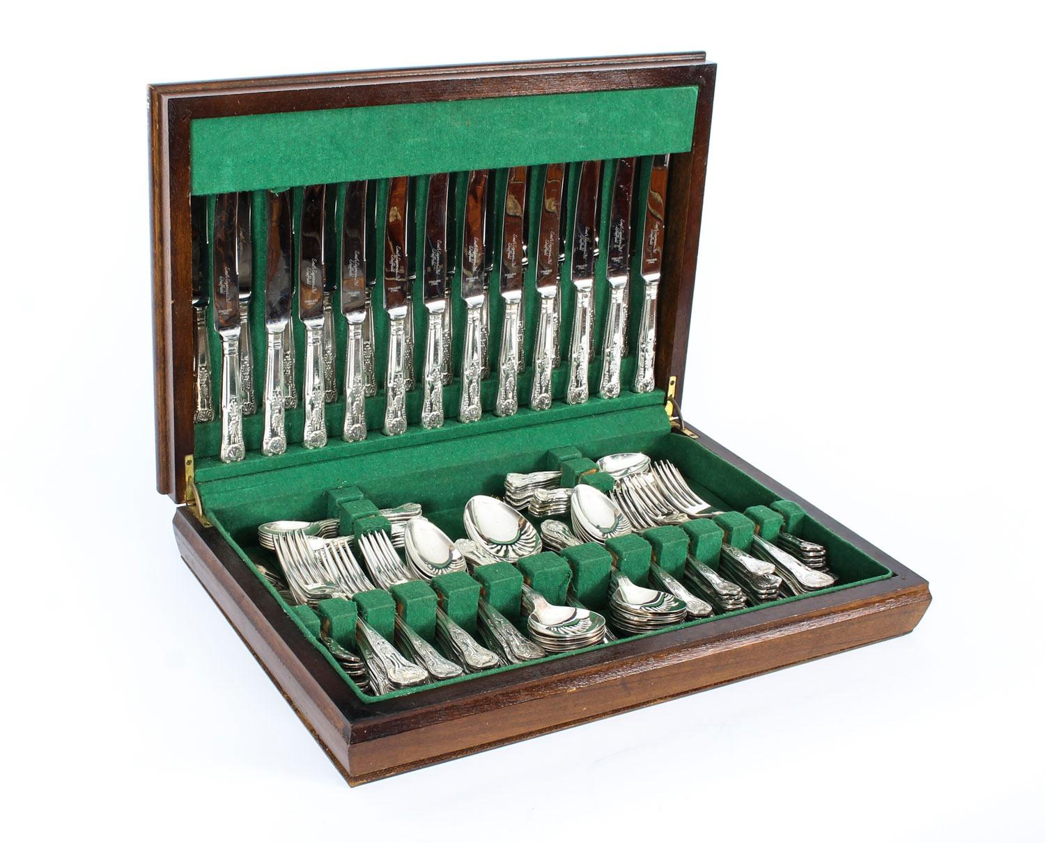 Vintage 122-Piece Canteen 'Queens Pattern' Silver Plated Cutlery, 20th Century 8